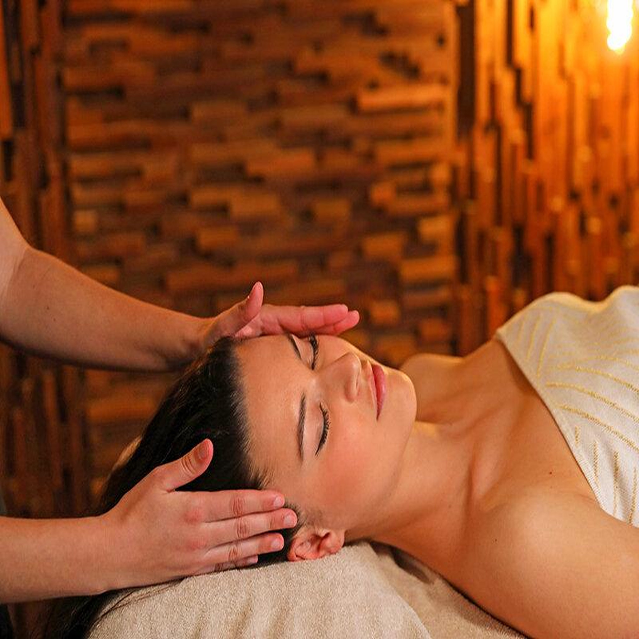 Voir la diapositive 4 : Smartbox Parenthèse bien-être avec soin et accès au spa pour 2 personnes au cœur de aix-en-provence - coffret cadeau bien-être