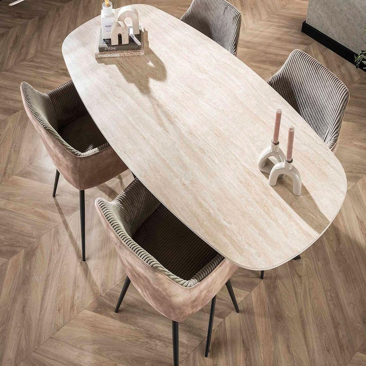 LISA DESIGN Ruben - table à manger - plateau en céramique effet travertin - pieds en acier - 4 à 6 personnes