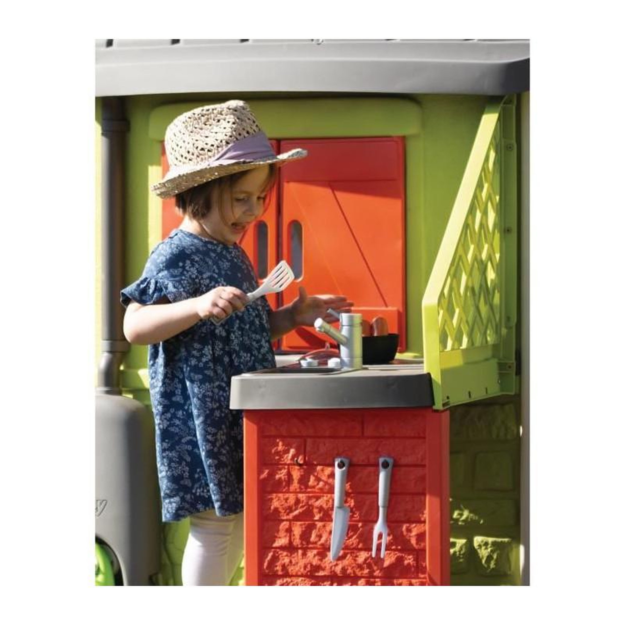 Voir la diapositive 2 : SMOBY SMOBY Table pique-nique adaptée aux maisons Smoby compatibles - 2 bancs - Anti-UV.