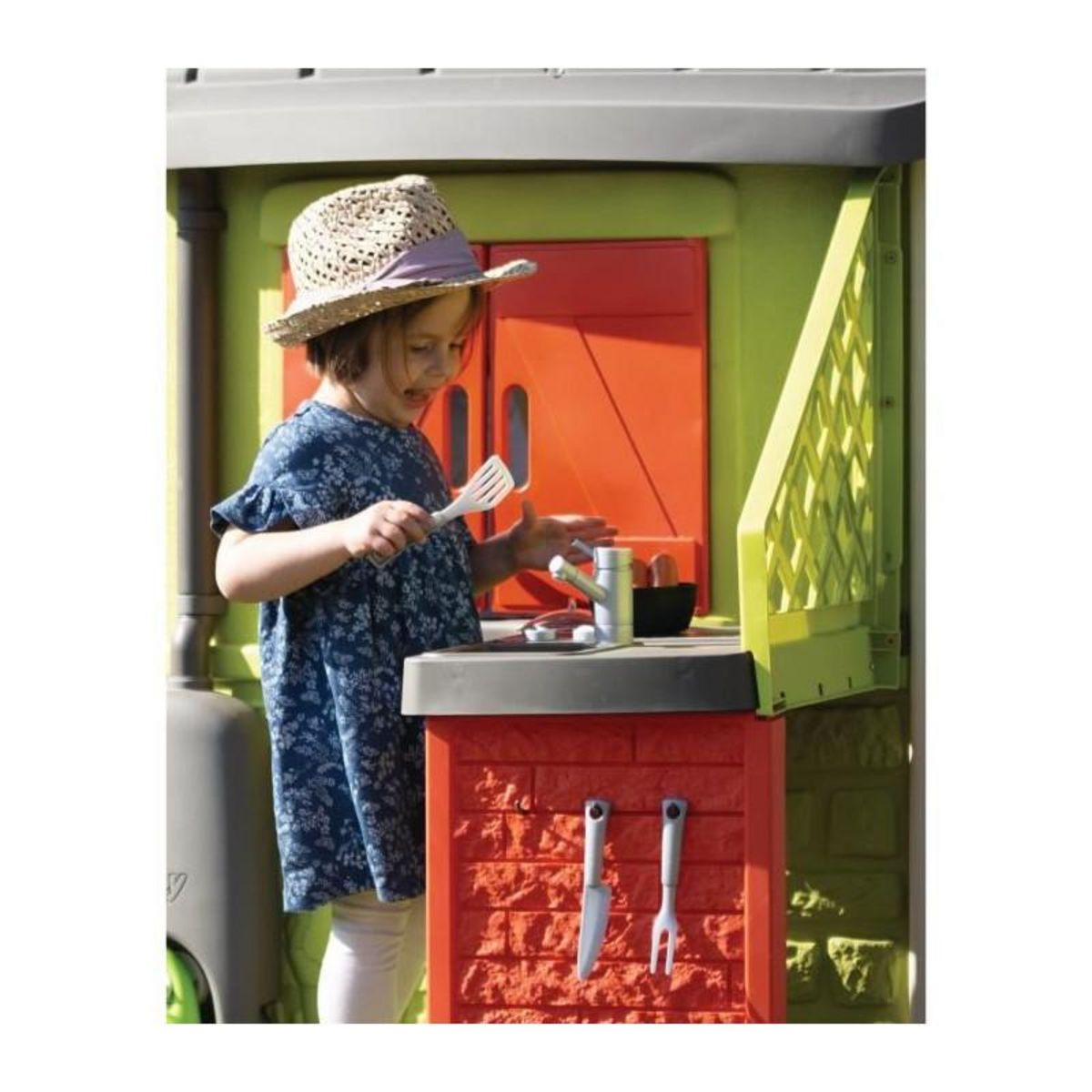 SMOBY SMOBY Table pique-nique adaptée aux maisons Smoby compatibles - 2 bancs - Anti-UV.