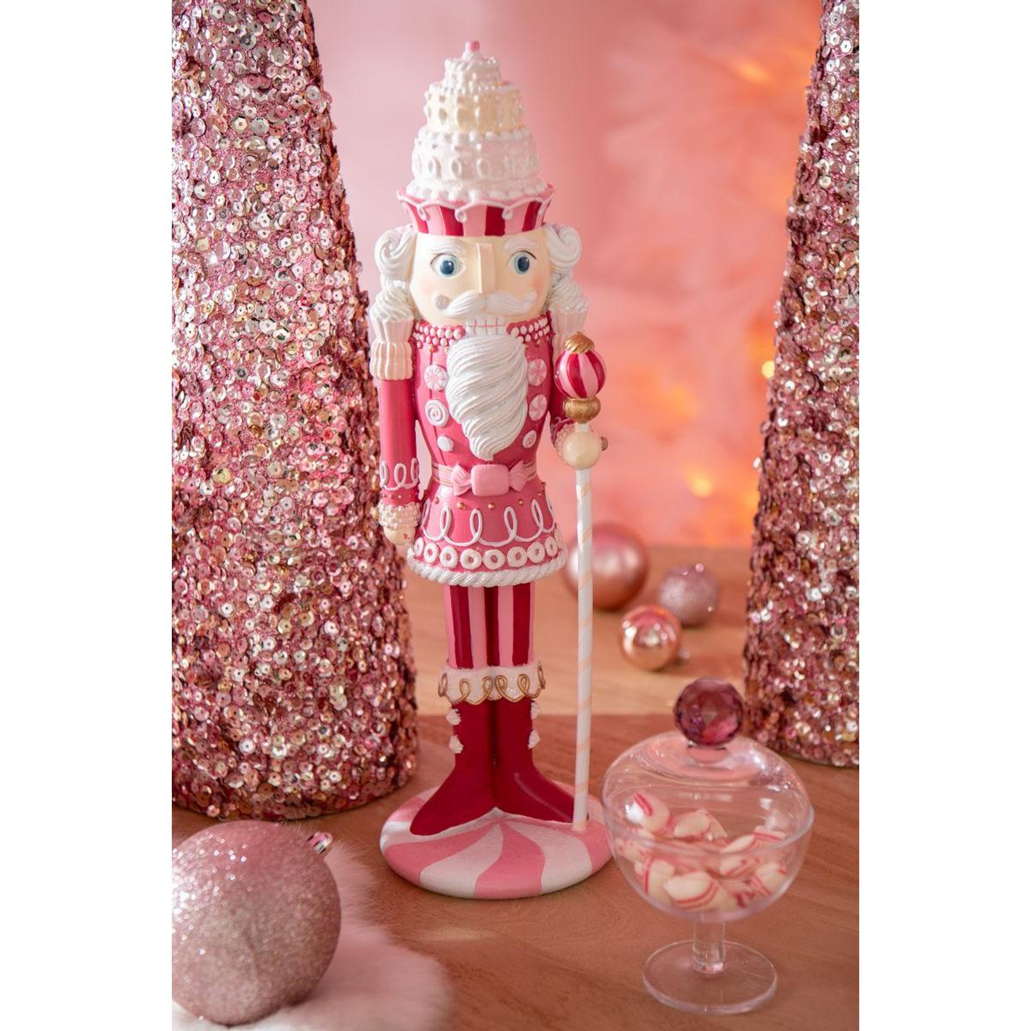 Voir la diapositive 4 : J-LINE Casse-noisette déco  bonbon  55cm rose