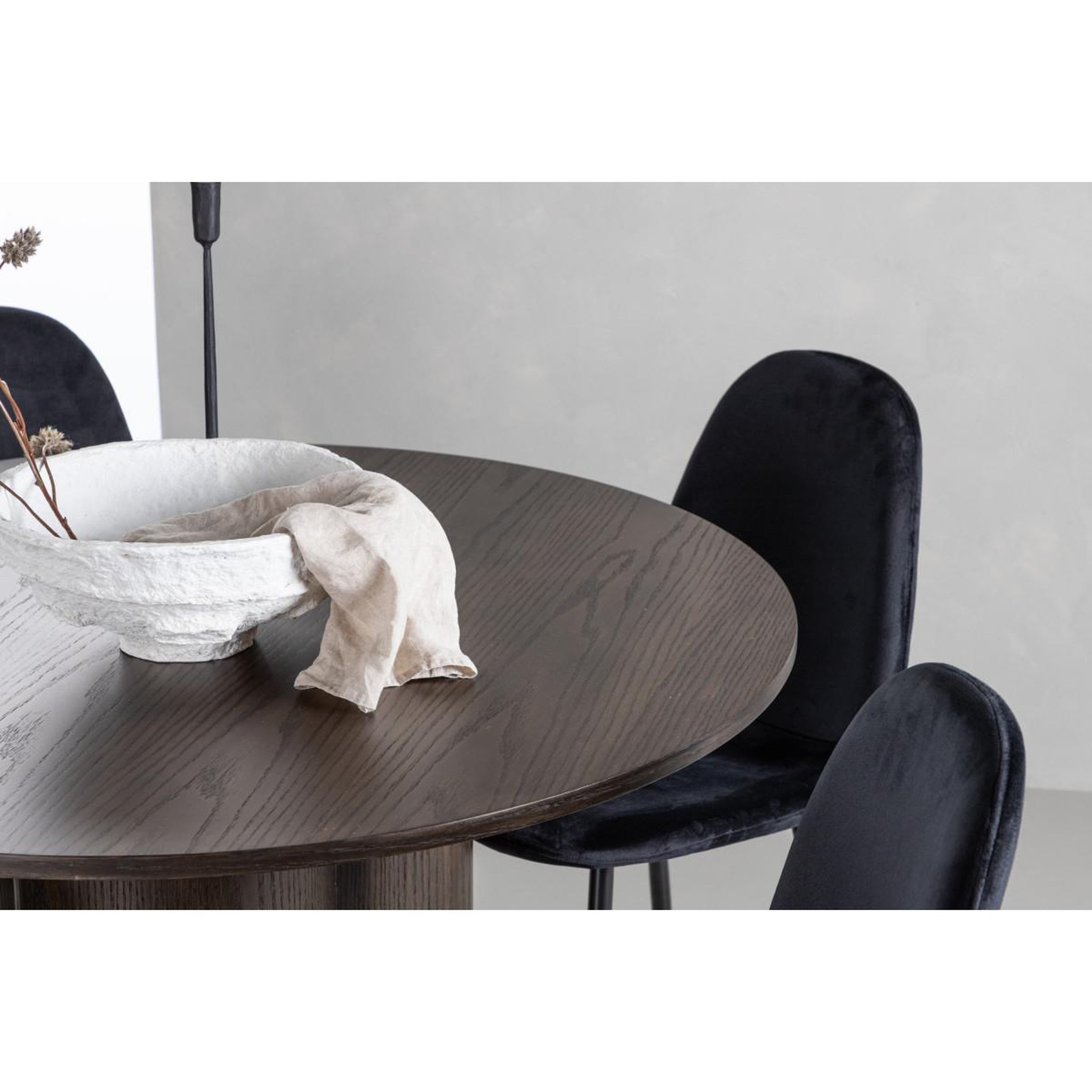 Voir la diapositive 5 : Paris Prix Ensemble table à manger & 4 chaises en velours  olivia & polar  110cm moka & noir