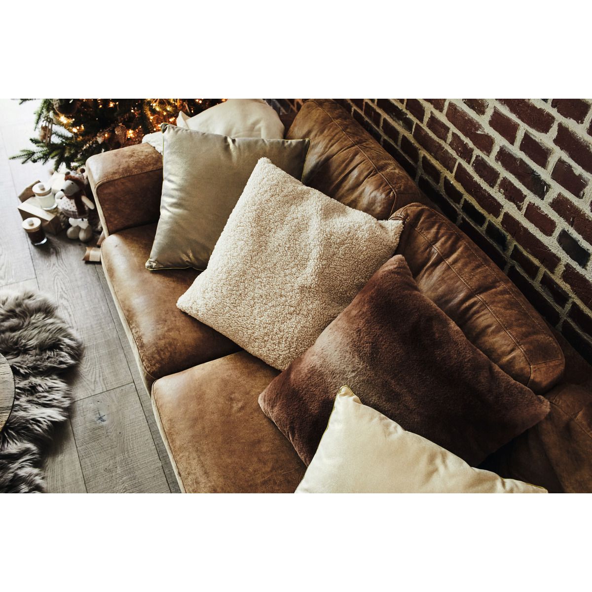 ACTUEL Coussin déco effet peau de mouton LODGE