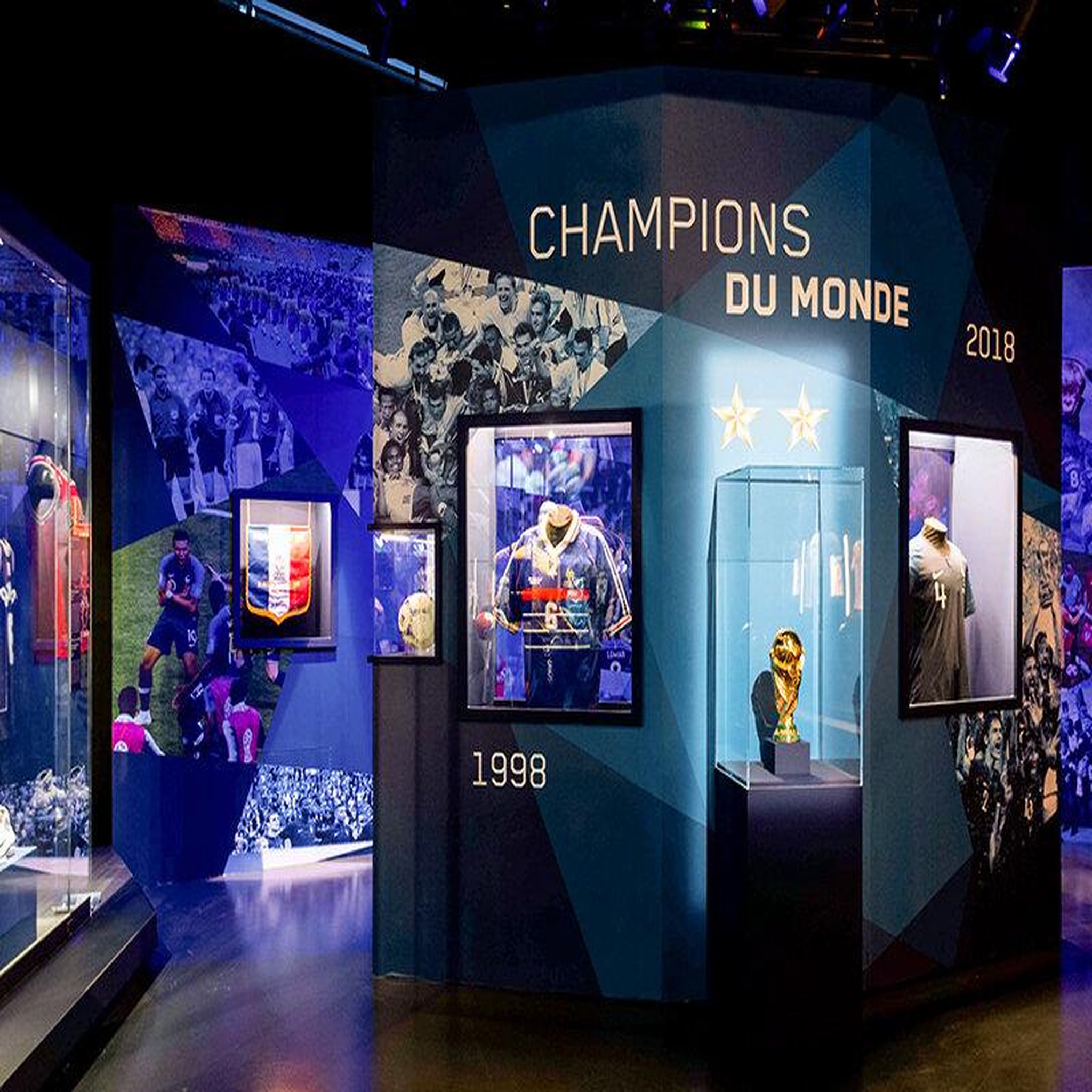 Voir la diapositive 3 : Smartbox Visite du musée du sport et du stade allianz riviera à nice pour 2 adultes - coffret cadeau sport & aventure