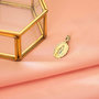 Voir la diapositive 3 : L'ATELIER D'AZUR Pendentif - Médaille Vierge Miraculeuse Or Jaune - Chaîne Offerte