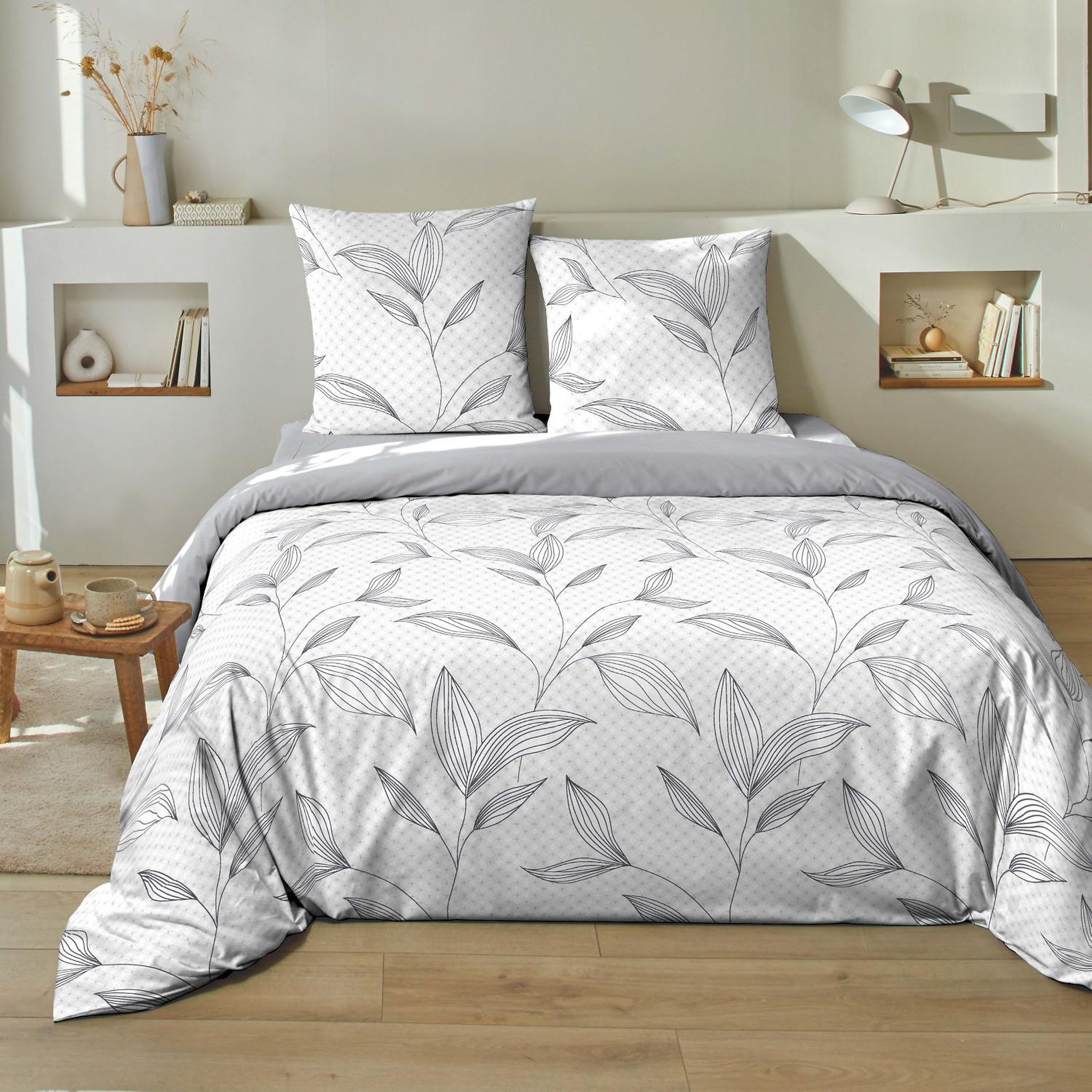 Home collection Parure housse de couette 100% coton 51 mikano. Coloris disponibles : Blanc