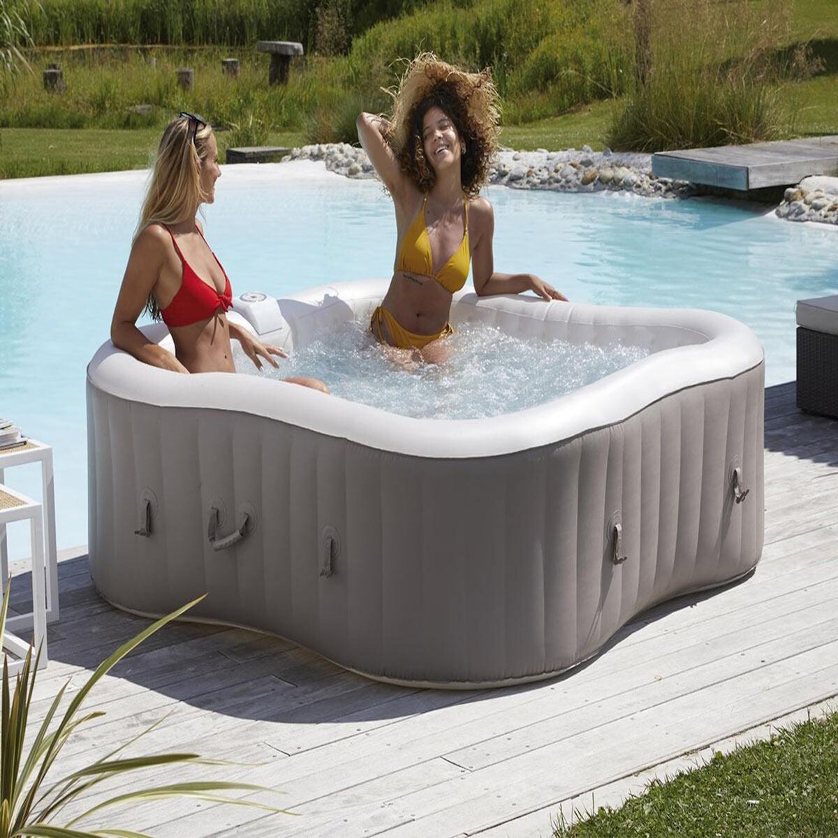 INFINITE SPA Spa gonflable Élite Plus trèfle Bulles 4 places + Accessoires offerts - Infinite Spa