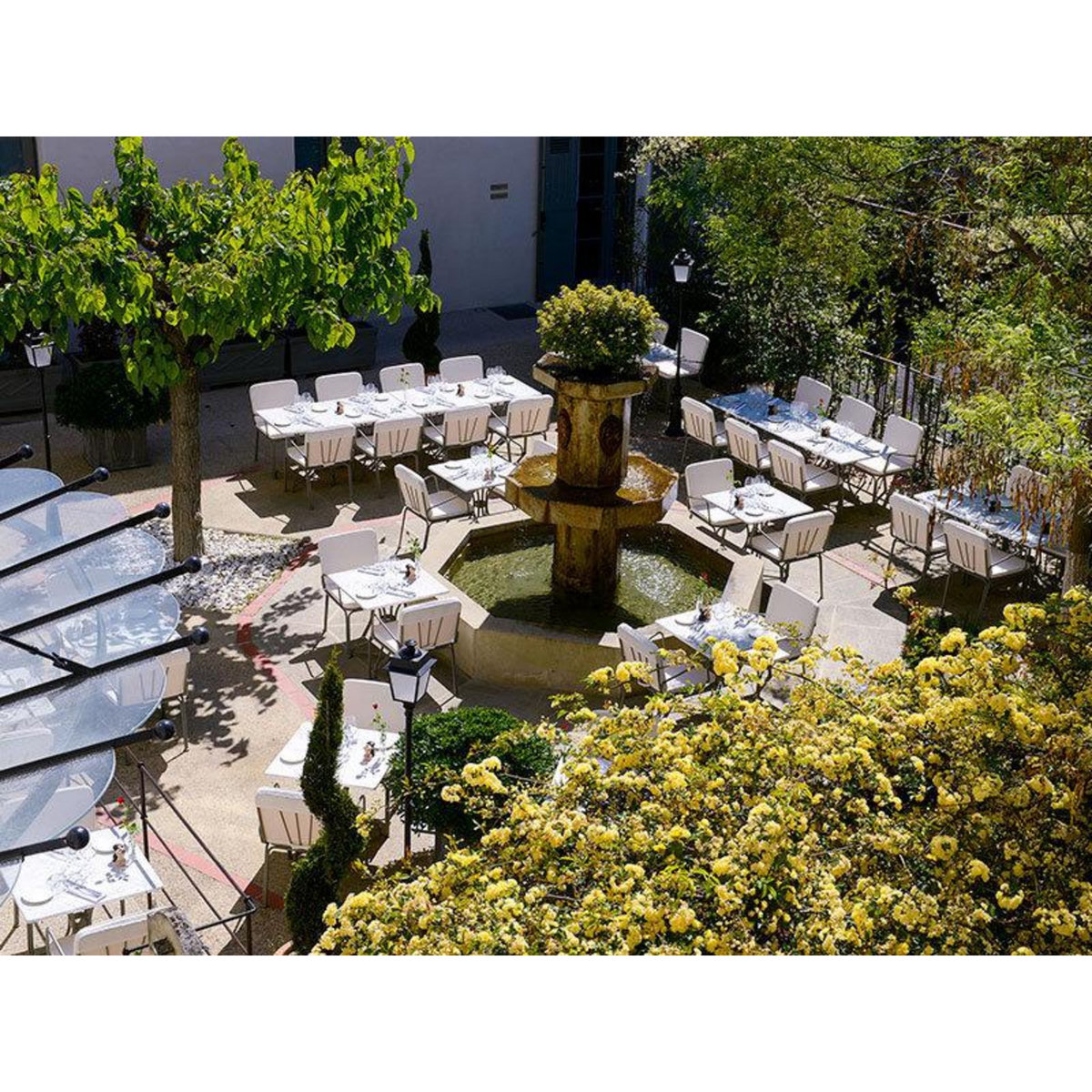 Smartbox Séjour de 2 jours en suite dans un hôtel 4* avec dîner près d'Avignon - Coffret Cadeau Séjour