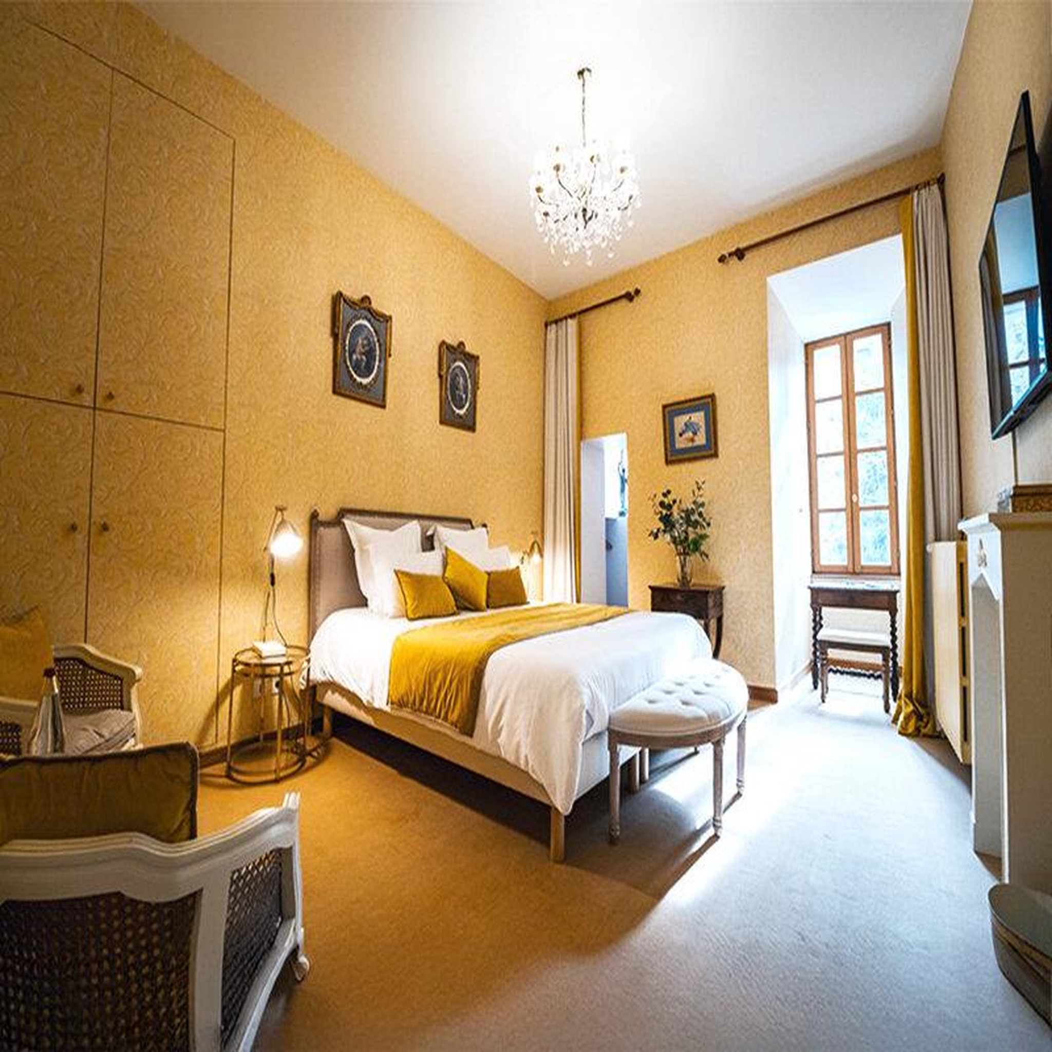 Voir la diapositive 2 : Smartbox 2 jours en suite dans un château 4* près d'annecy - coffret cadeau séjour