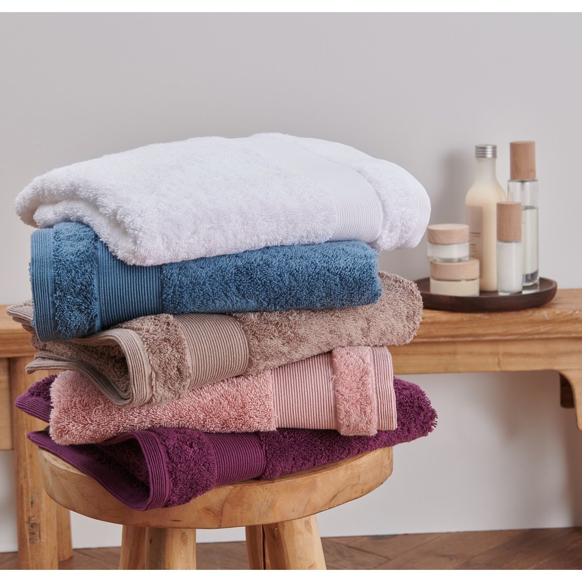 ACTUEL Maxi drap de bain uni en coton égyptien 650 gr/m2