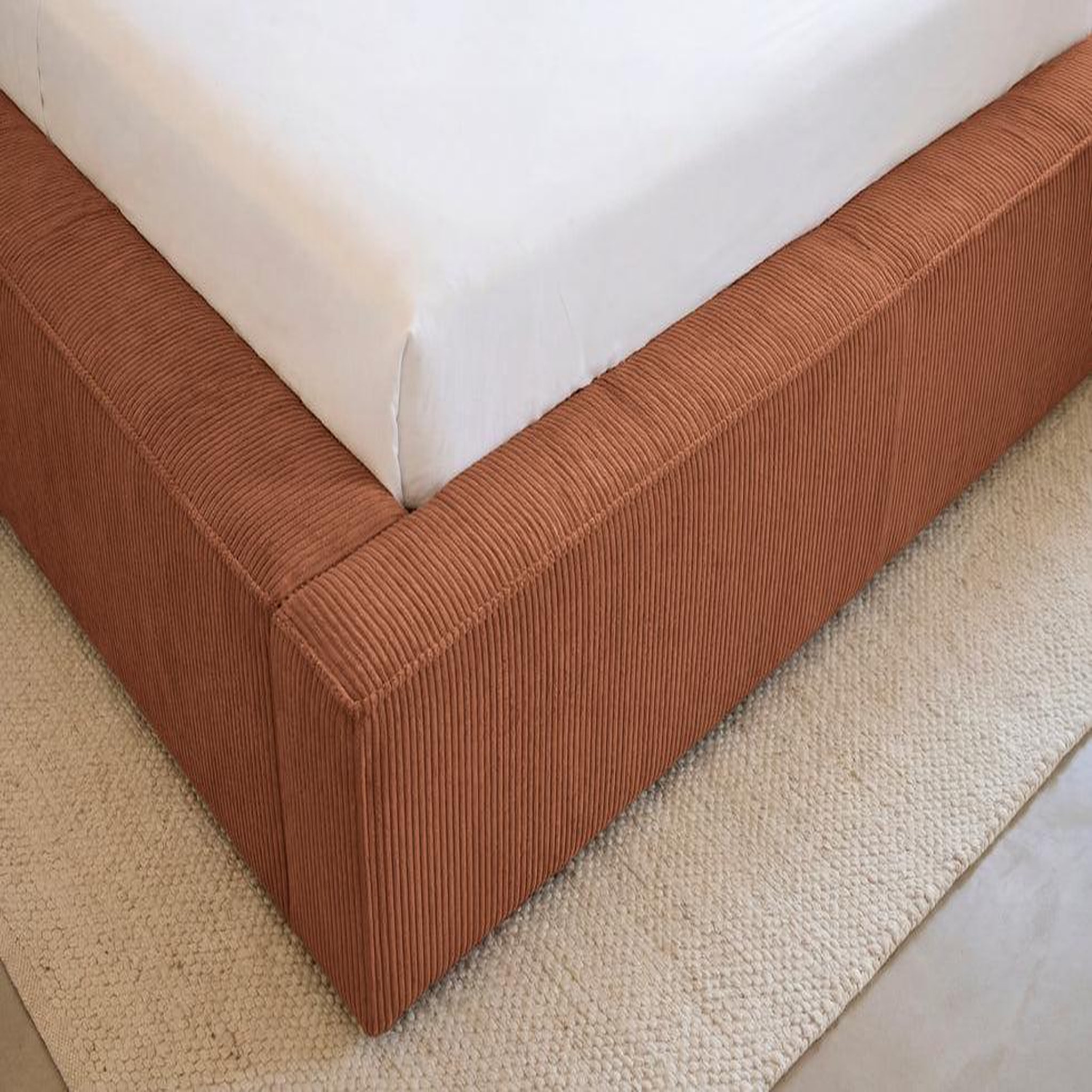 Voir la diapositive 4 : CASANOVA PARIS NOTO - Lit coffre petit velours côtelé Terracotta