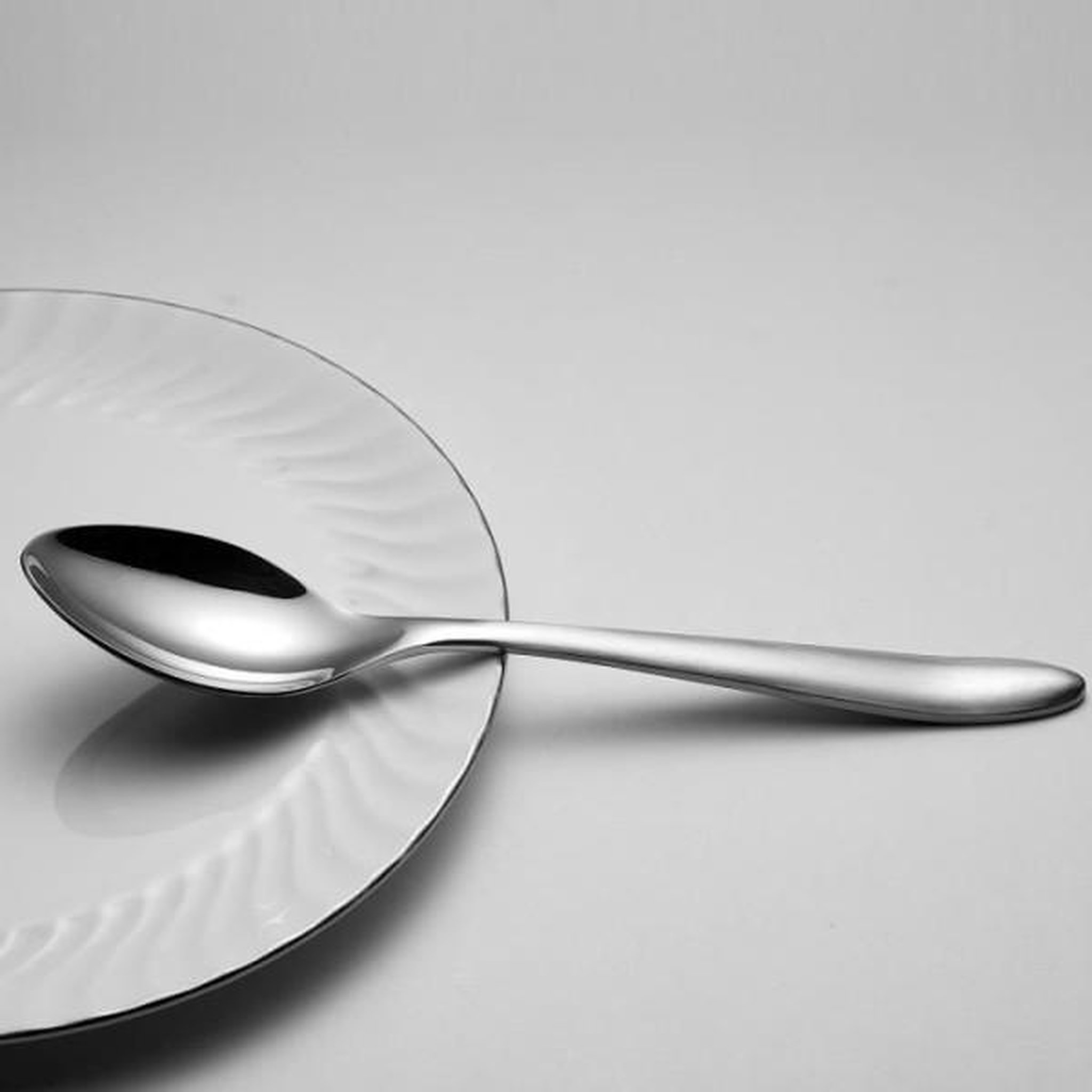 Voir la diapositive 6 : Arthur Martin Ménageres - ARTHUR MARTIN - AM0211 - 24 pieces - Acier inoxydable - Finition miroir poli