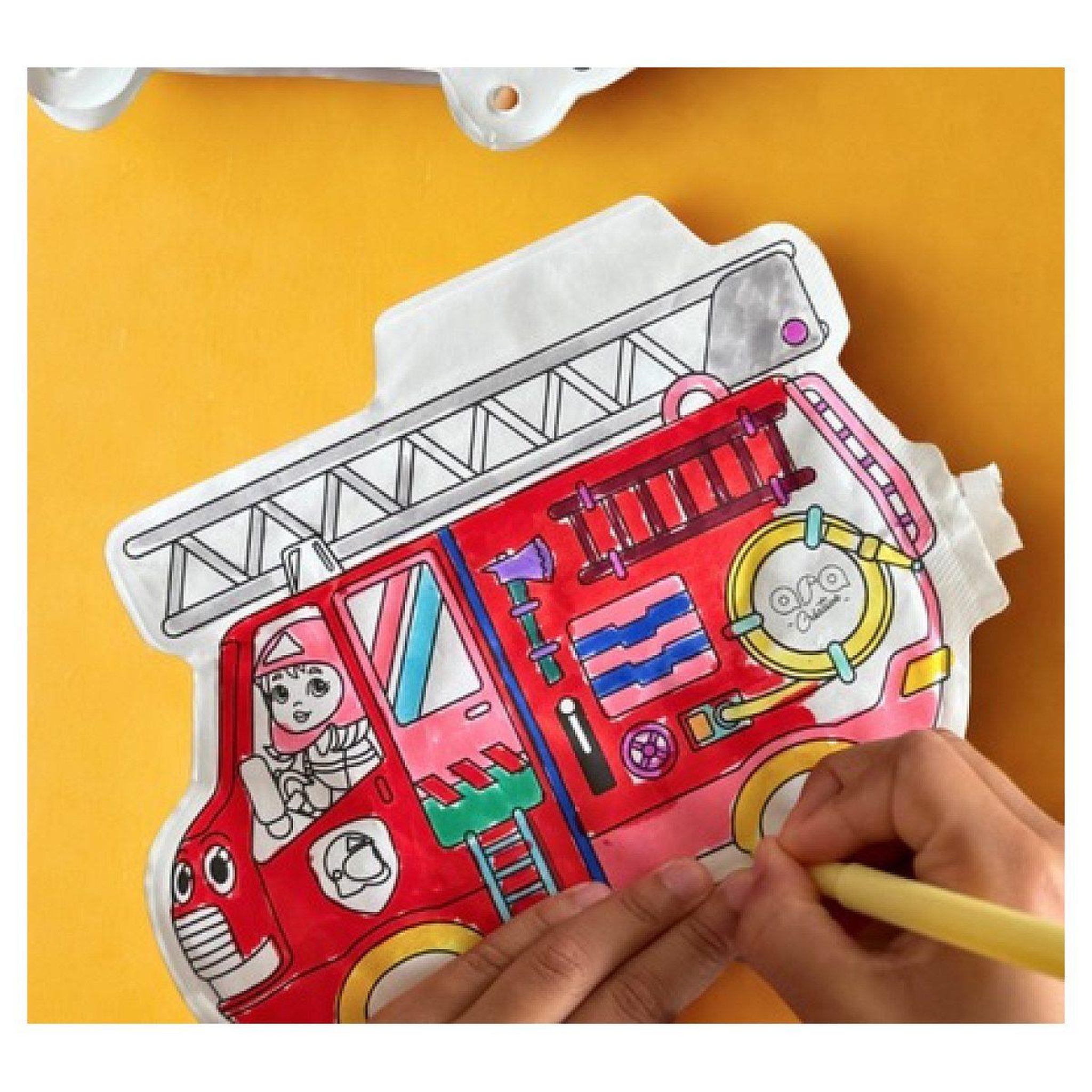 Voir la diapositive 2 : ARA CREATIVE Coloriages gonflables – 1 pompier et 1 police qui roulent et s'illuminent