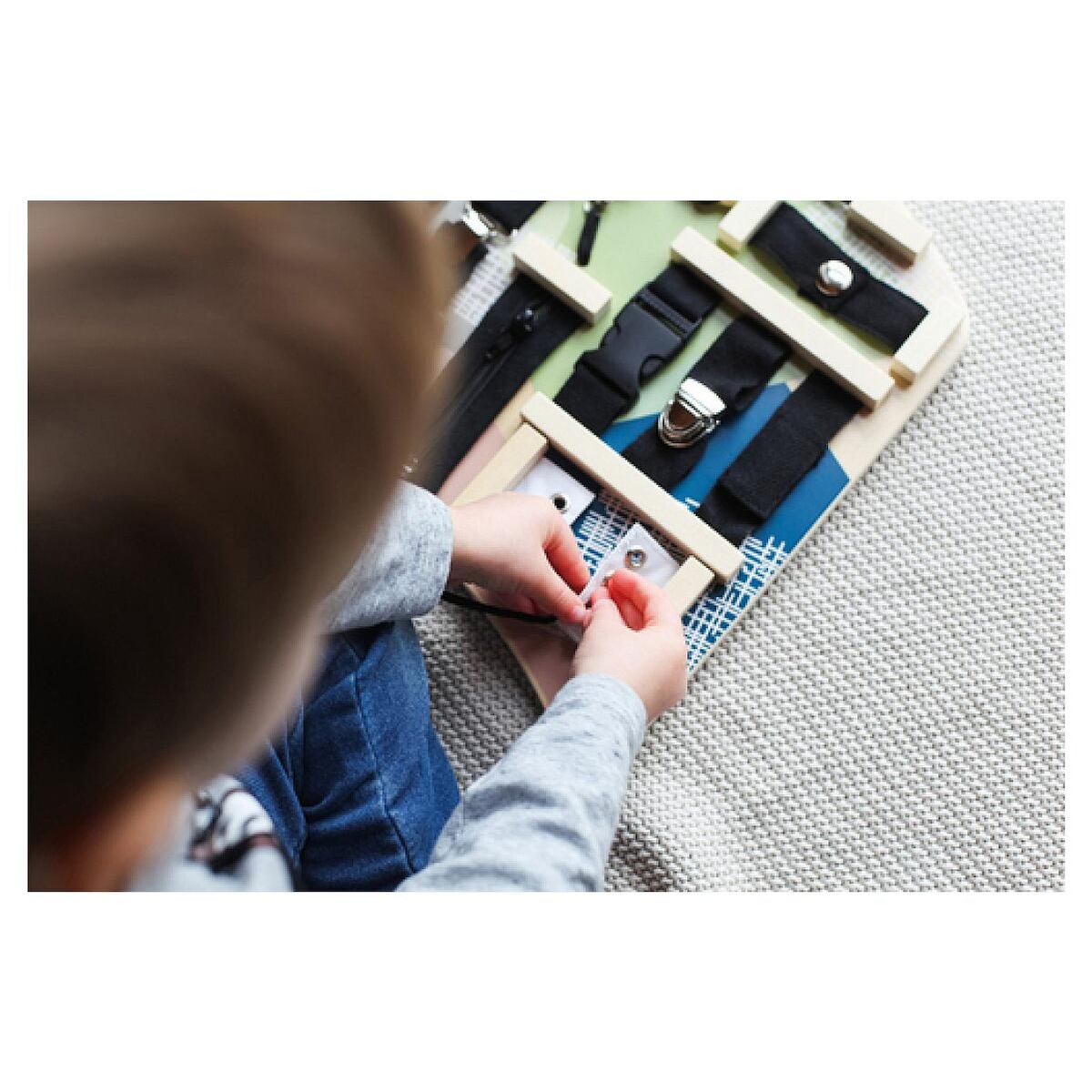 SMALLFOOT Planche de motricite Fermetures et Fixation