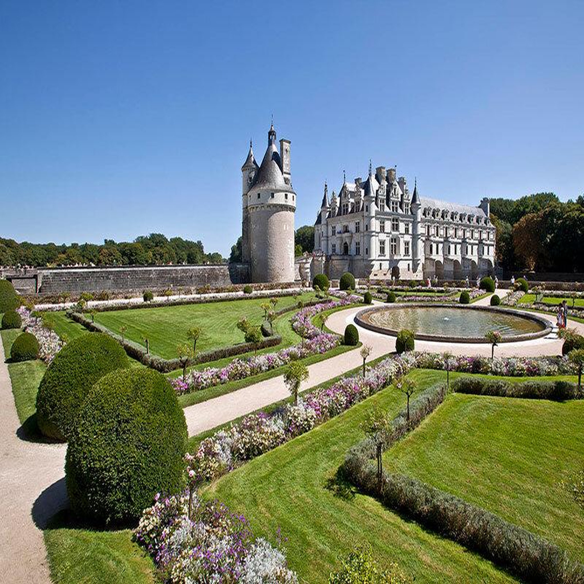 Voir la diapositive 4 : Smartbox Visite culturelle du château de chenonceau pour 2 adultes - coffret cadeau sport & aventure