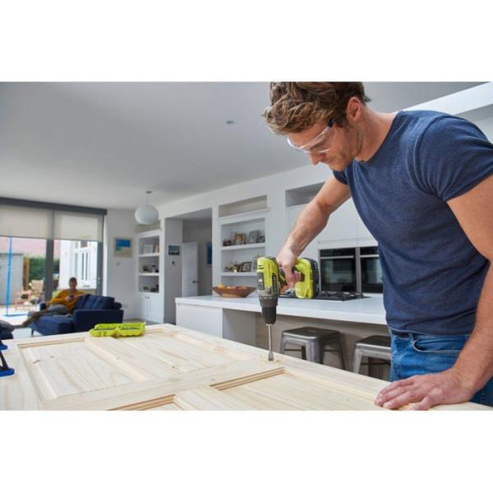 Voir la diapositive 4 : Ryobi RYOBI Pack 2 outils ONE+ 18V perceuse-visseuse + outil multifonction oscillant + batterie 2Ah + chargeur R18CK2G-1C20G