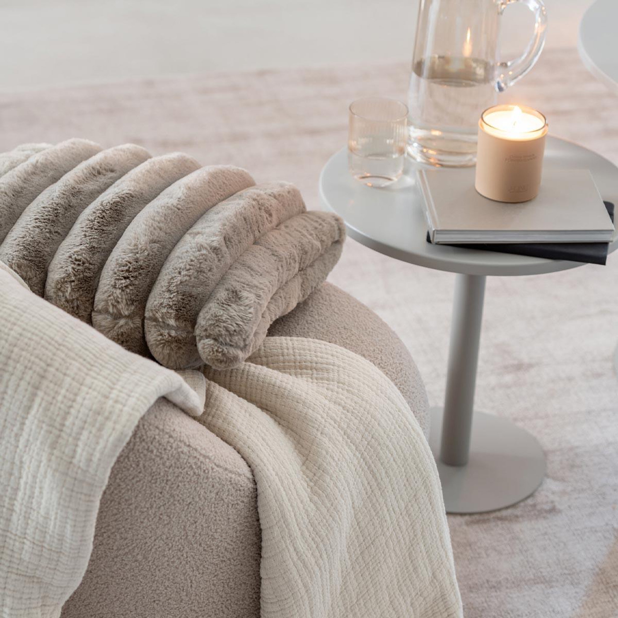 Voir la diapositive 3 : J-LINE Coussin déco  corduroy  45x45cm taupe clair
