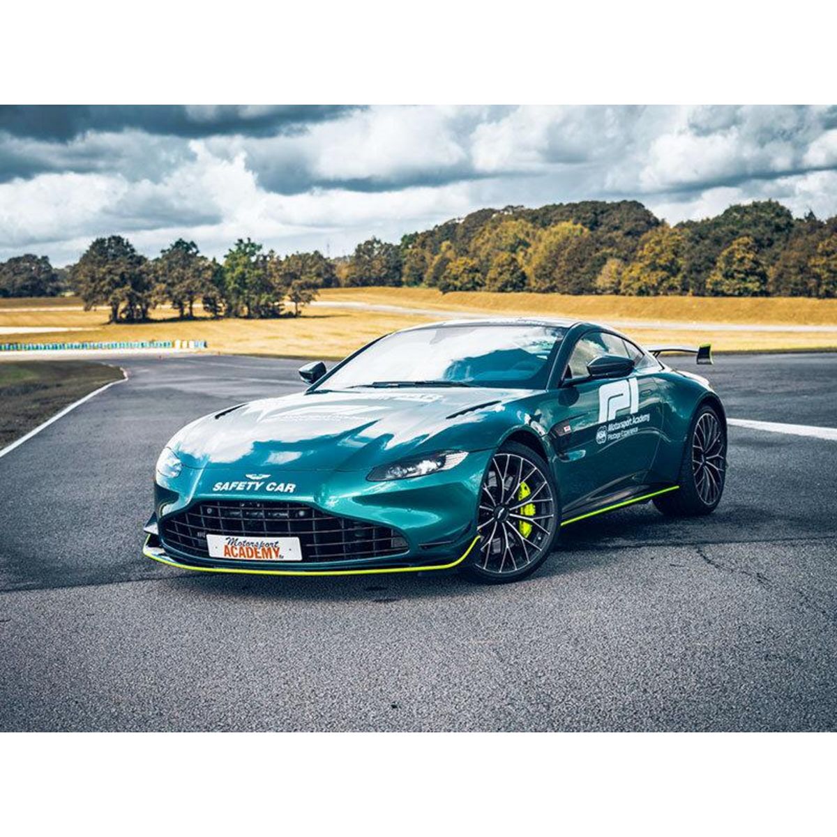 Smartbox Stage de pilotage : 2 tours en Aston Martin Vantage F1 sur circuit - Coffret Cadeau Sport & Aventure