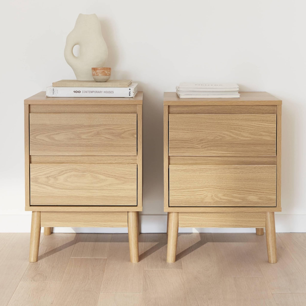 SWEEEK Lot de 2 tables de chevet décor bois. deux tiroirs