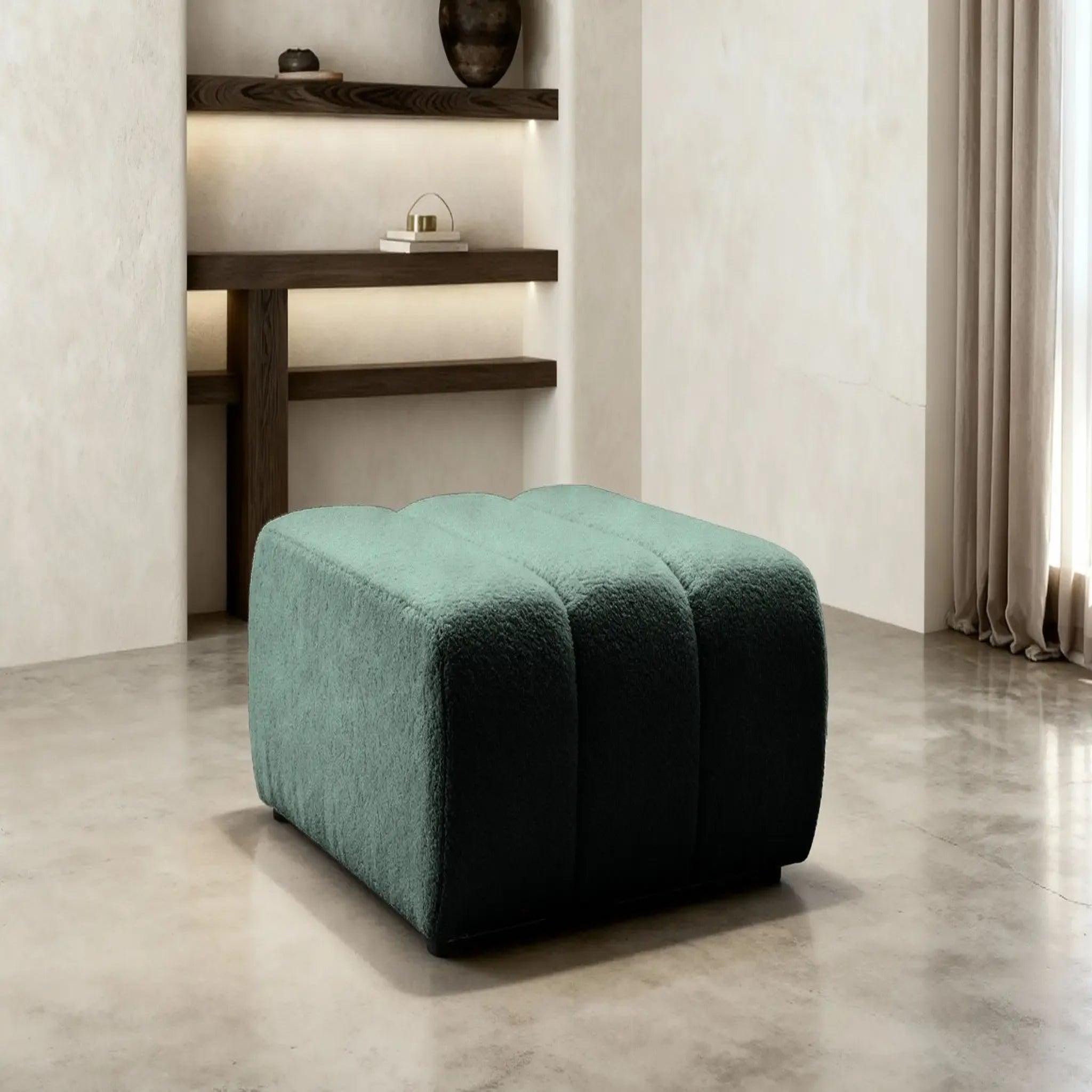 Voir la diapositive 2 : CASANOVA PARIS Celeste - pouf tissu bouclette