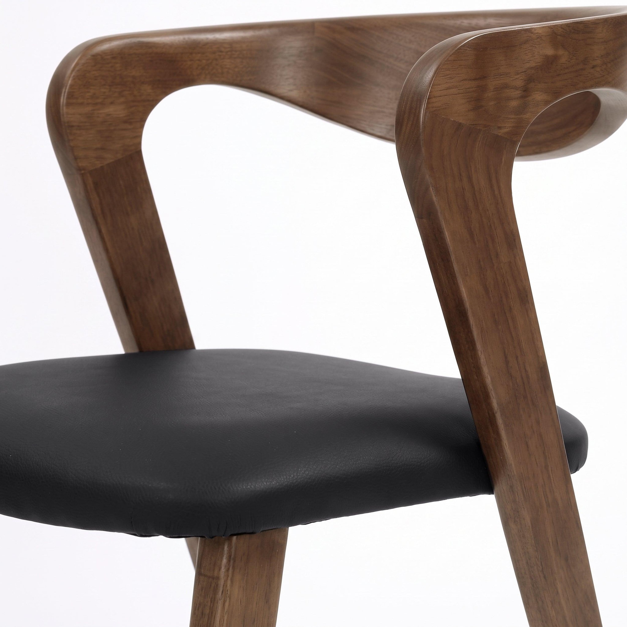 Voir la diapositive 5 : MAISON PAVANE Chaise en bois d'hévéa marron et cuir synthétique noir-Vega