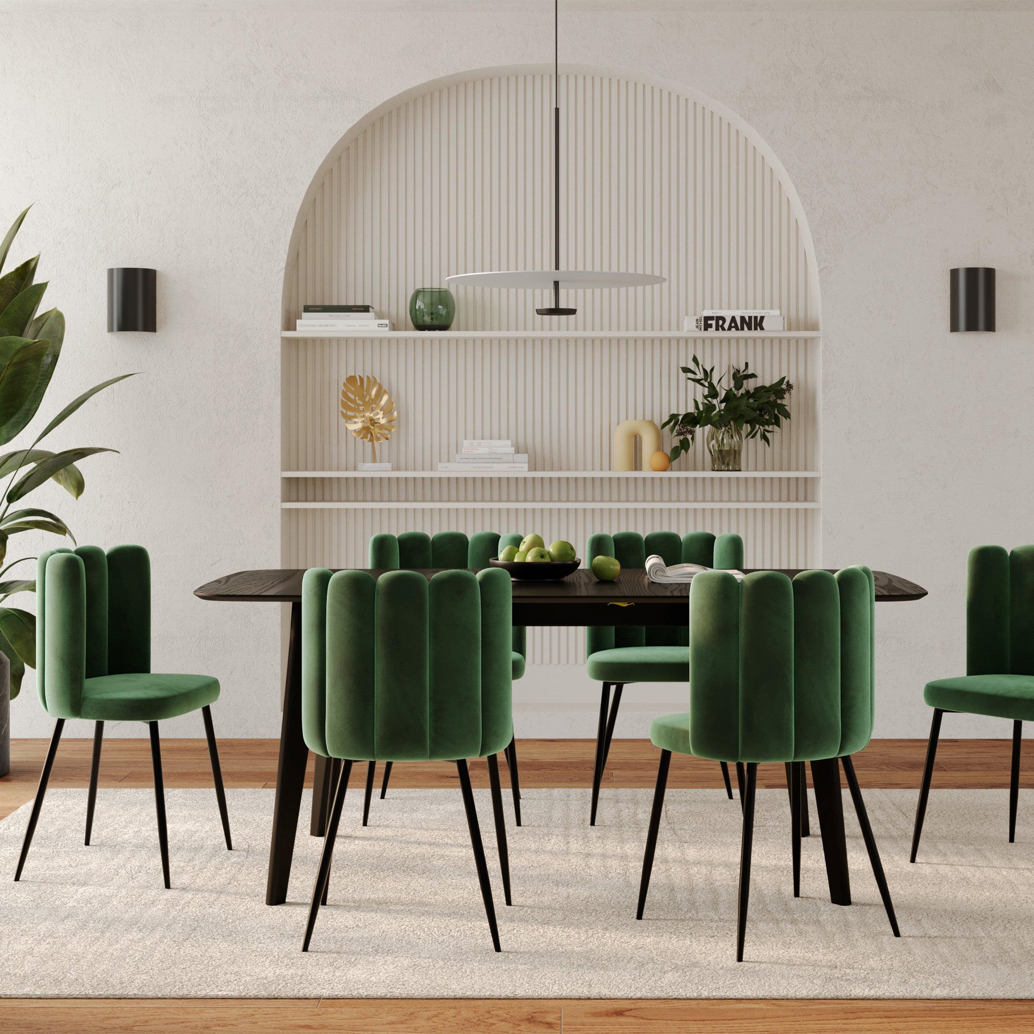Voir la diapositive 5 : MAISON PAVANE Lot de 2 chaises en velours vert et pieds en métal-rosy