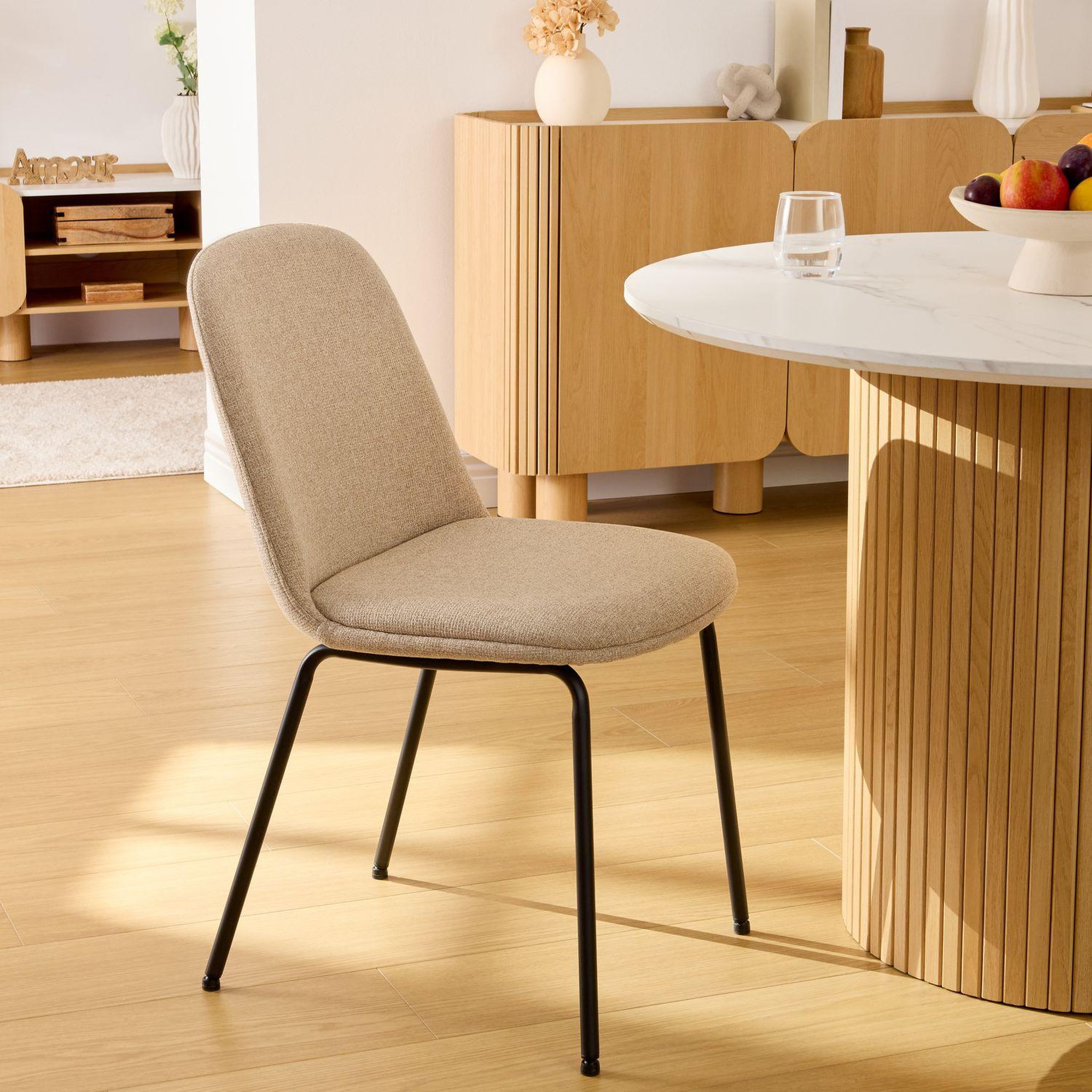 Voir la diapositive 2 : TOILINUX Lot de 4 chaises en tissu et pieds métal neora