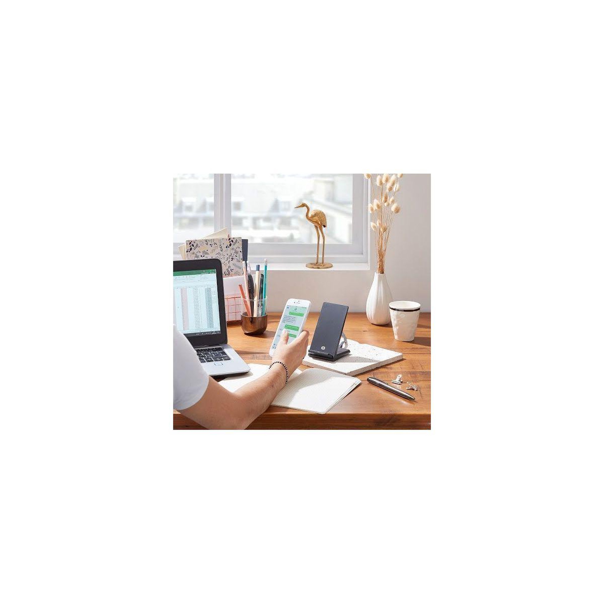 Voir la diapositive 5 : ESSENTIEL B Chargeur induction sans fil 10w noir stand