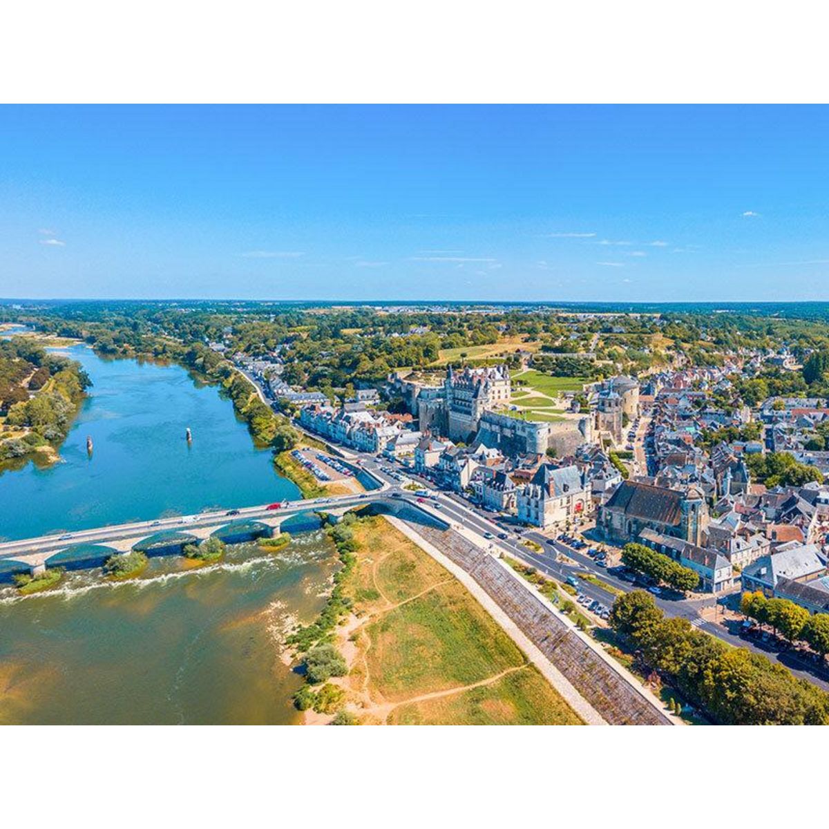 Smartbox Vol en hélicoptère de 20 min pour 2 au-dessus des châteaux de Tours et de Villandry - Coffret Cadeau Sport & Aventure