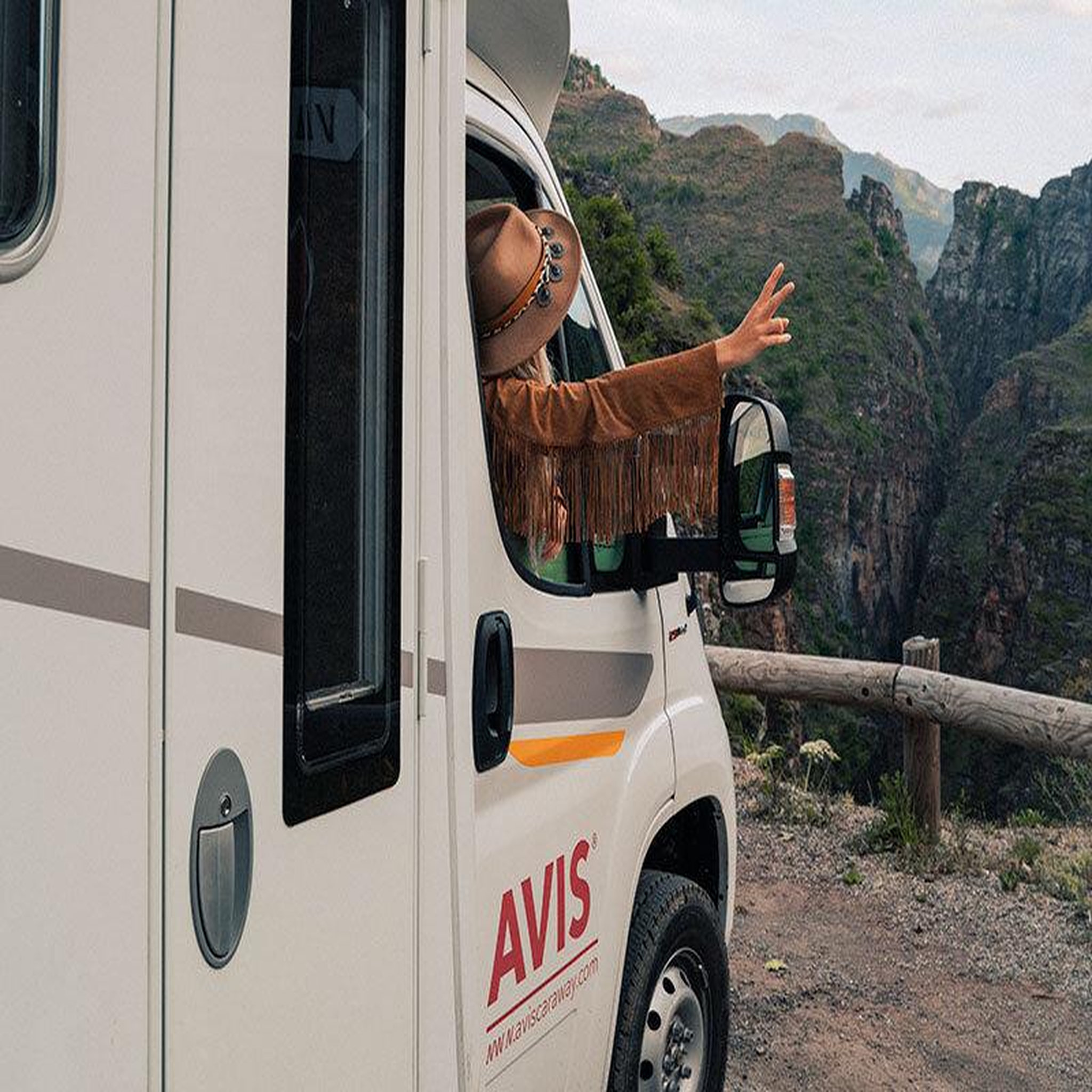 Voir la diapositive 3 : Smartbox Voyage en camping-car : 7 jours en Corse - Coffret Cadeau Séjour
