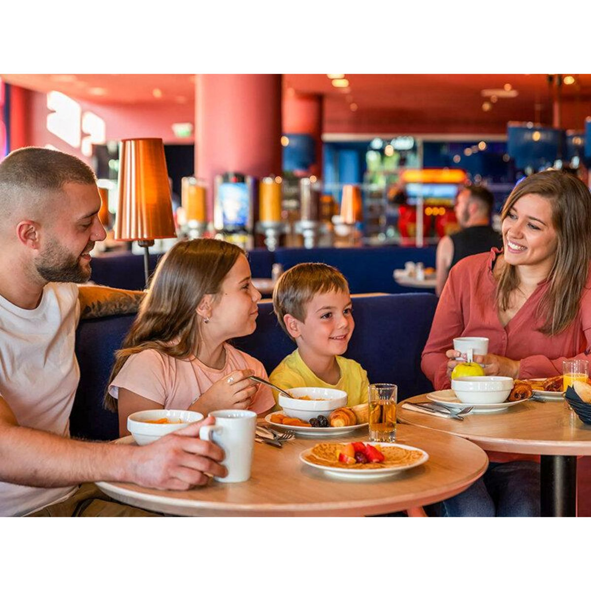 Smartbox Séjour féerique en famille : 3 jours magiques en hôtel 4* près de Paris - Coffret Cadeau Séjour