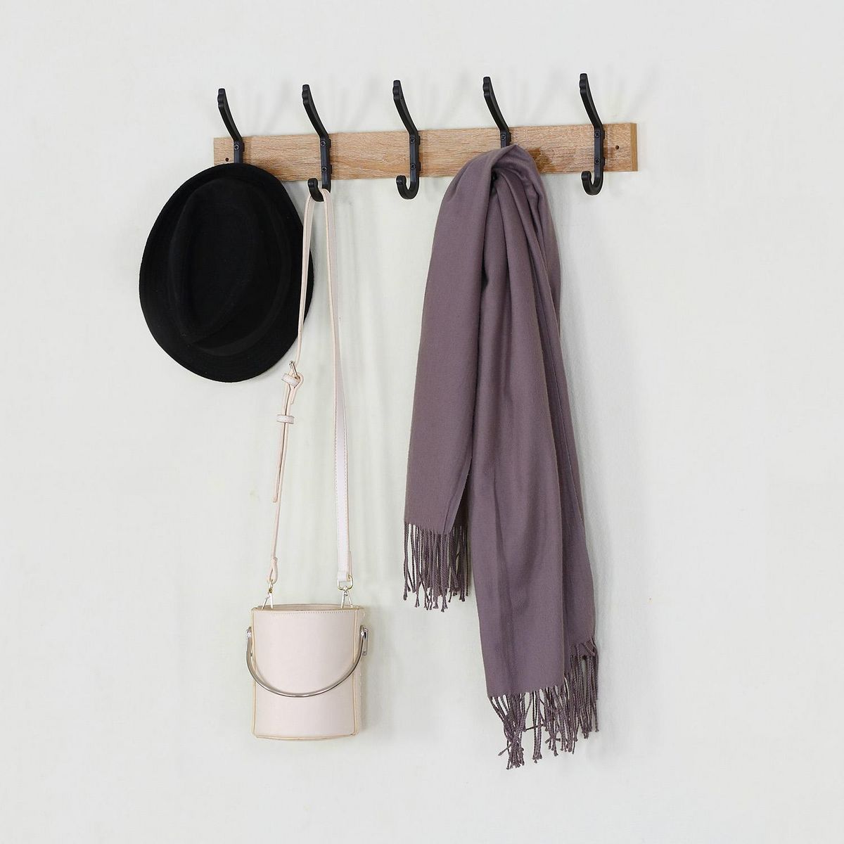 VS VENTA-STOCK Portemanteau Amaia mural 5 cintres, couleur chêne/noir