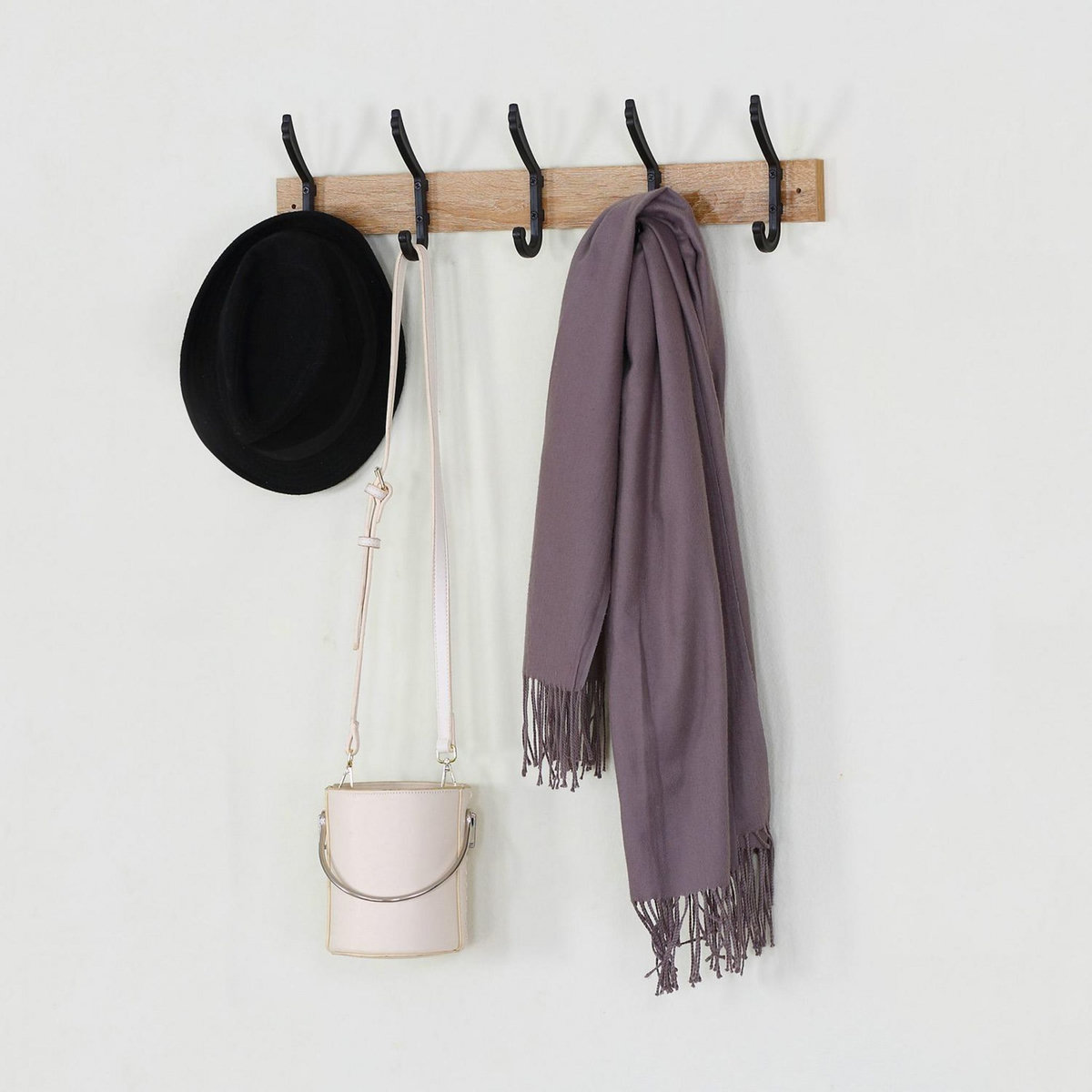 VS VENTA-STOCK Portemanteau Amaia mural 5 cintres, couleur chêne/noir