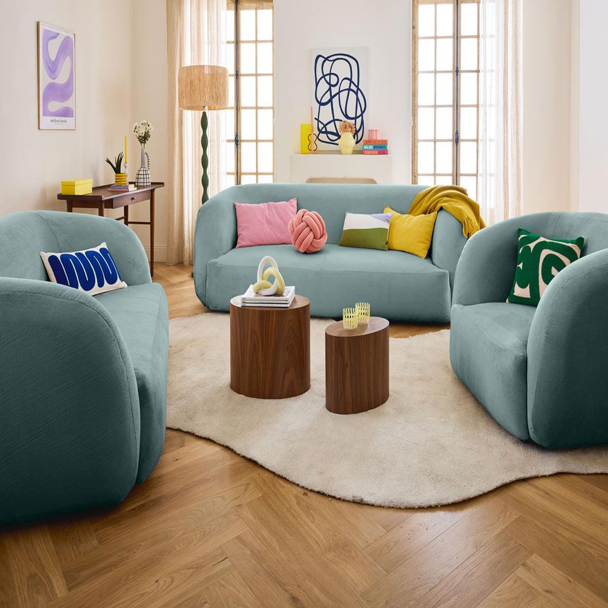 Voir la diapositive 3 : LISA DESIGN Ernee - fauteuil cocon - en velours
