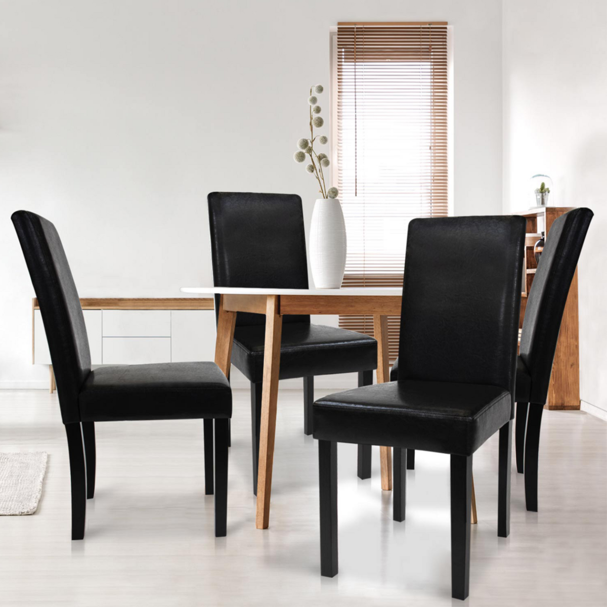 ID MARKET Lot de 4 chaises HANNAH noires pour salle à manger