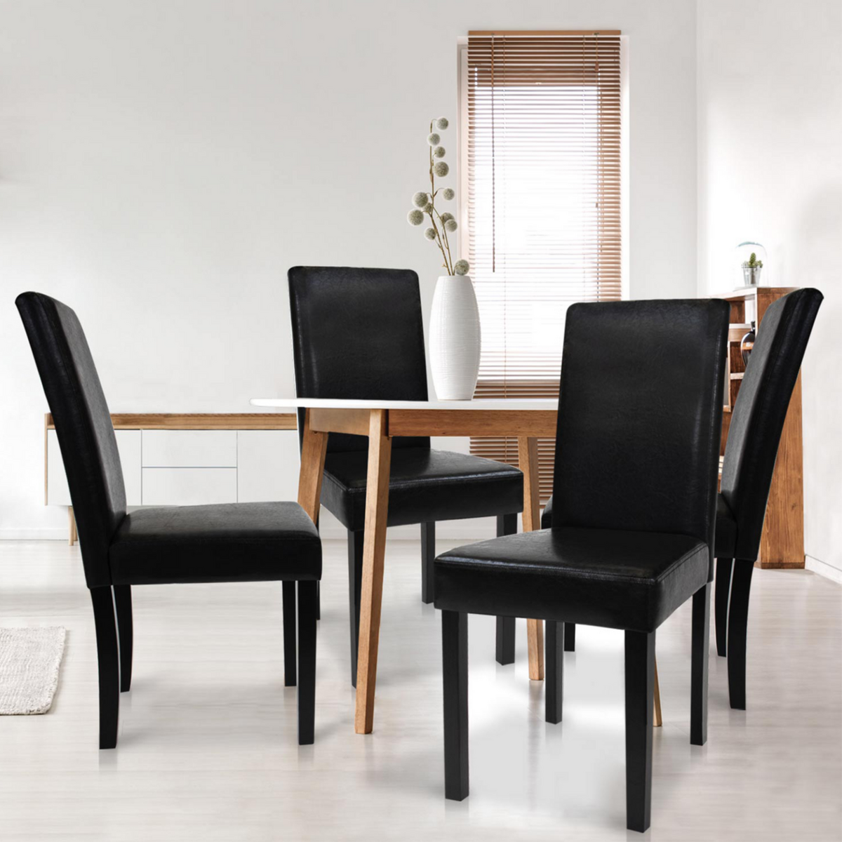 ID MARKET Lot de 4 chaises HANNAH noires pour salle à manger