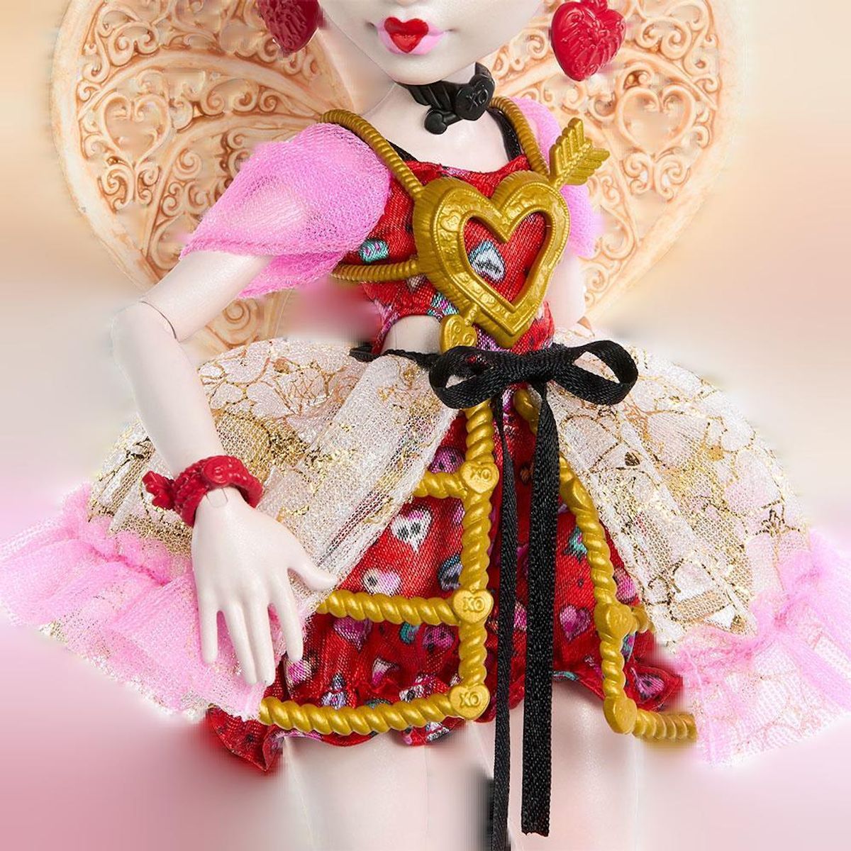 MATTEL Poupée Monster High Mattel Cupid Asteria en robe rose et rouge