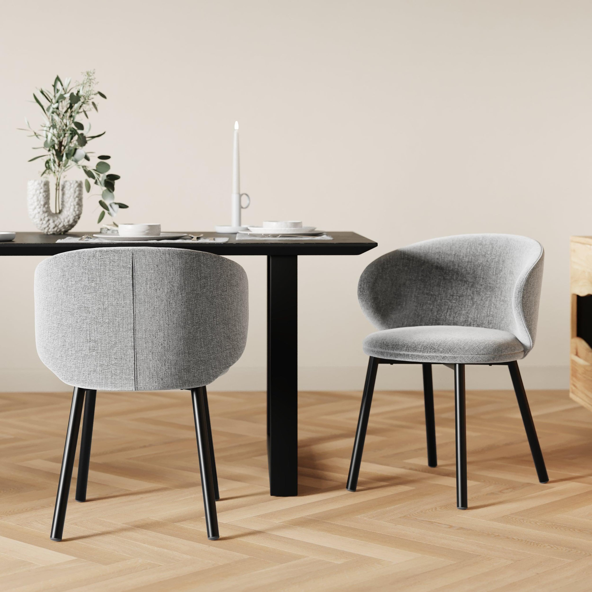 Voir la diapositive 2 : MAISON PAVANE Lot de 2 chaises en tissu gris foncé chiné et pieds noirs-cécilia