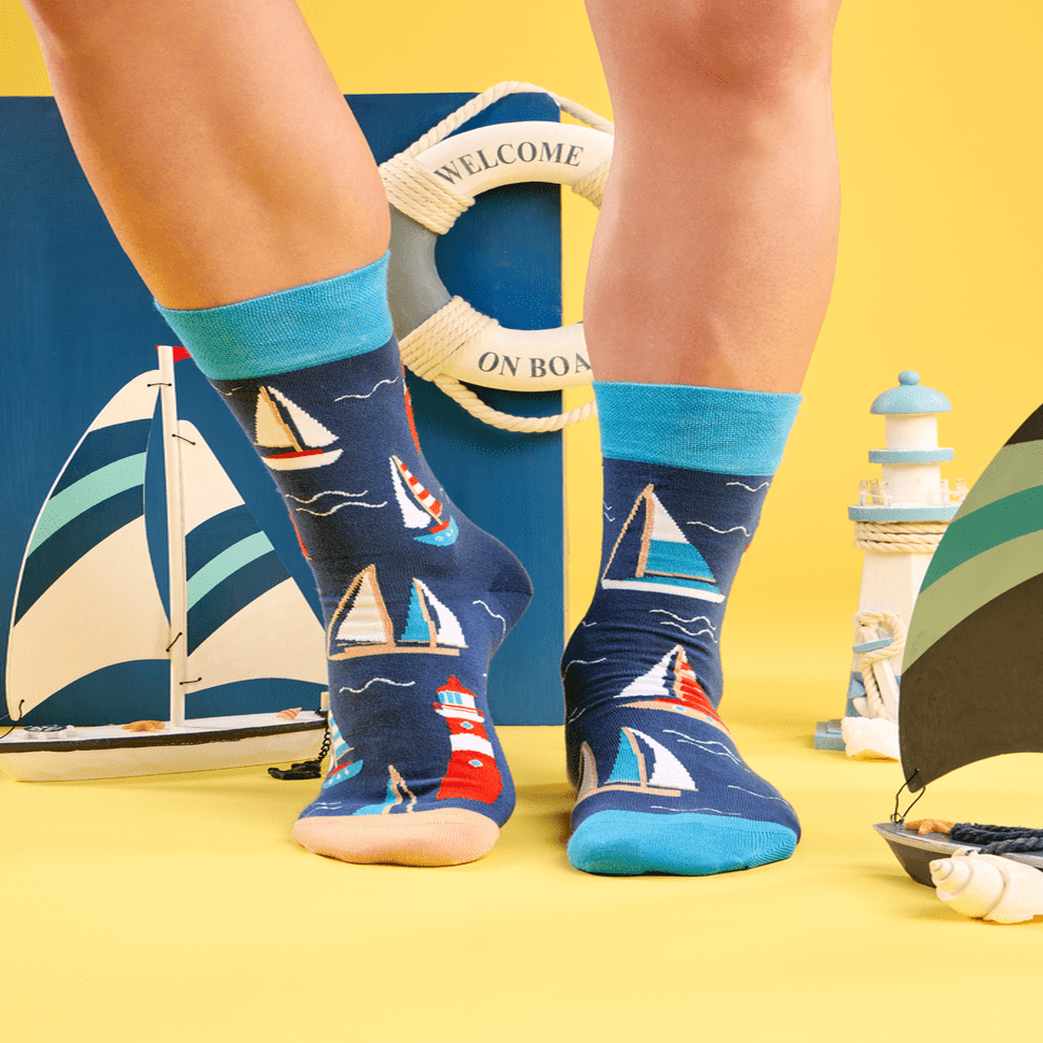 Voir la diapositive 4 : DEDOLES Chaussettes bambou phare et bateaux à voile