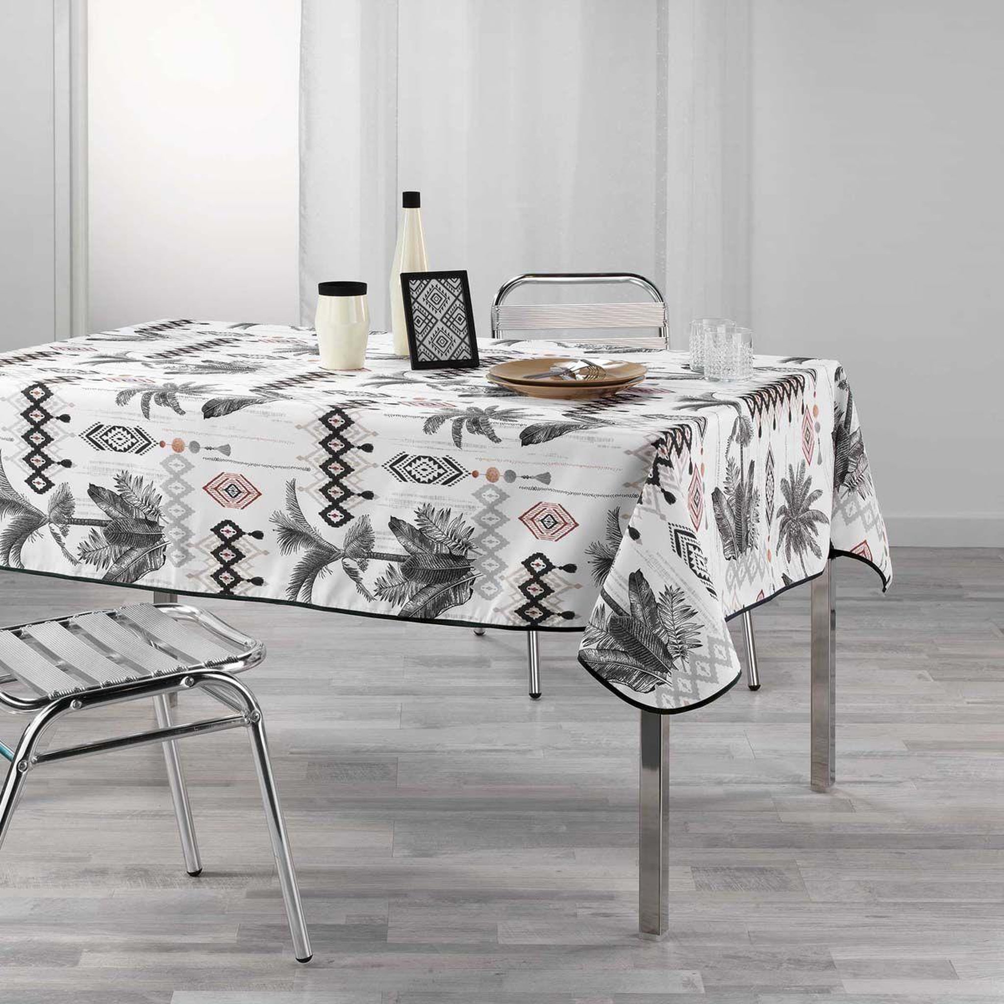 Voir la diapositive 2 : Douceur d'Intérieur Nappe imprimée  cocoty  150x240cm blanc & gris