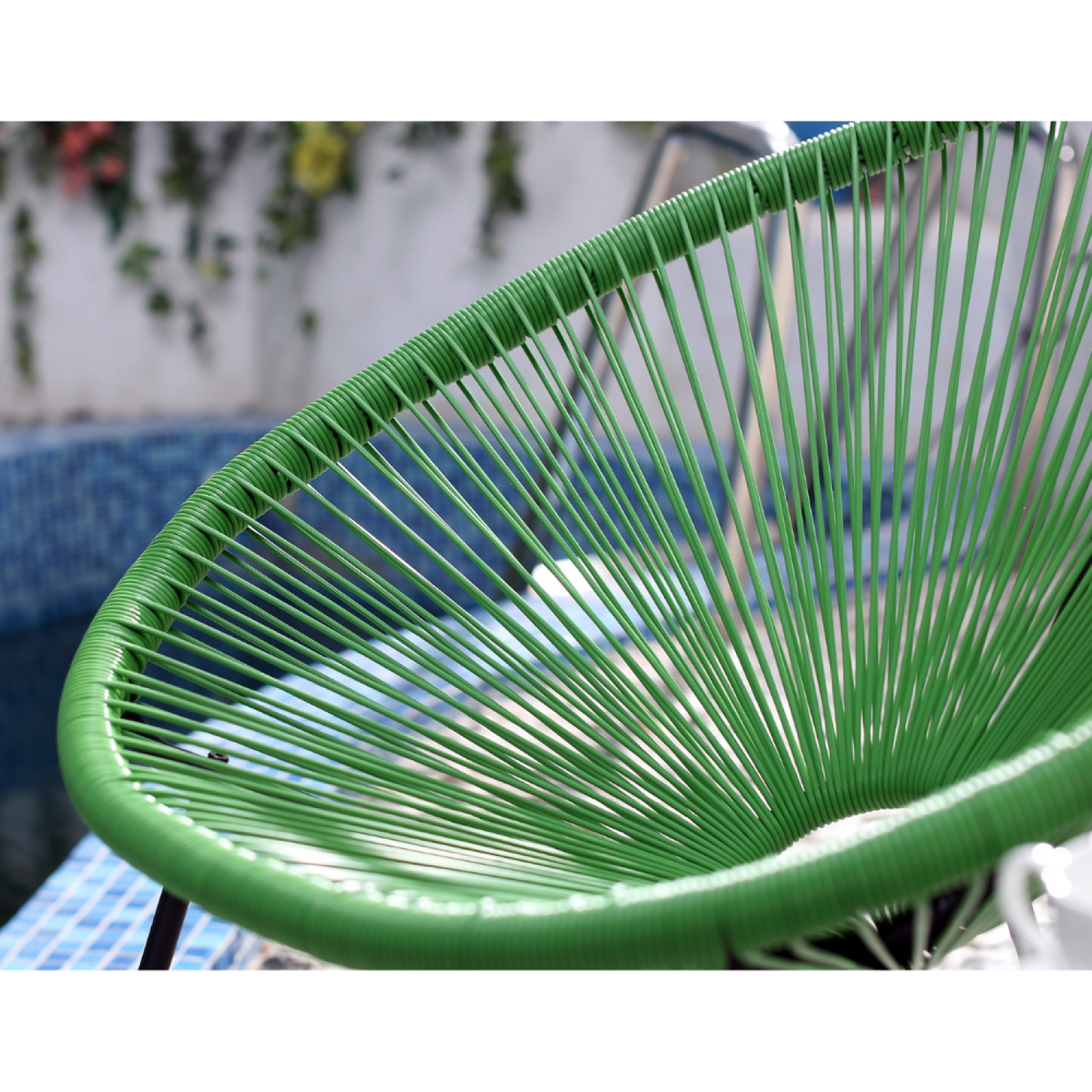 Voir la diapositive 4 : CONCEPT USINE Salon de jardin 2 fauteuils ronds et table basse vert acapulco
