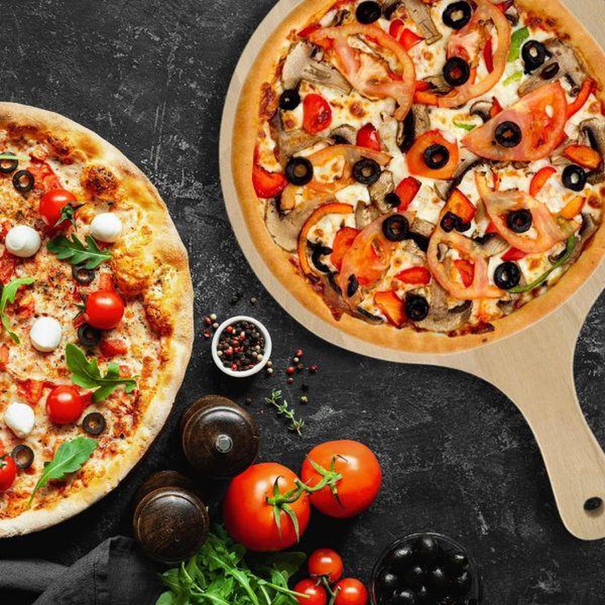 Voir la diapositive 2 : Fackelmann 6 planches à pizza et tarte flambée en bois 30 cm et roulette à pizza en inox fackelmann