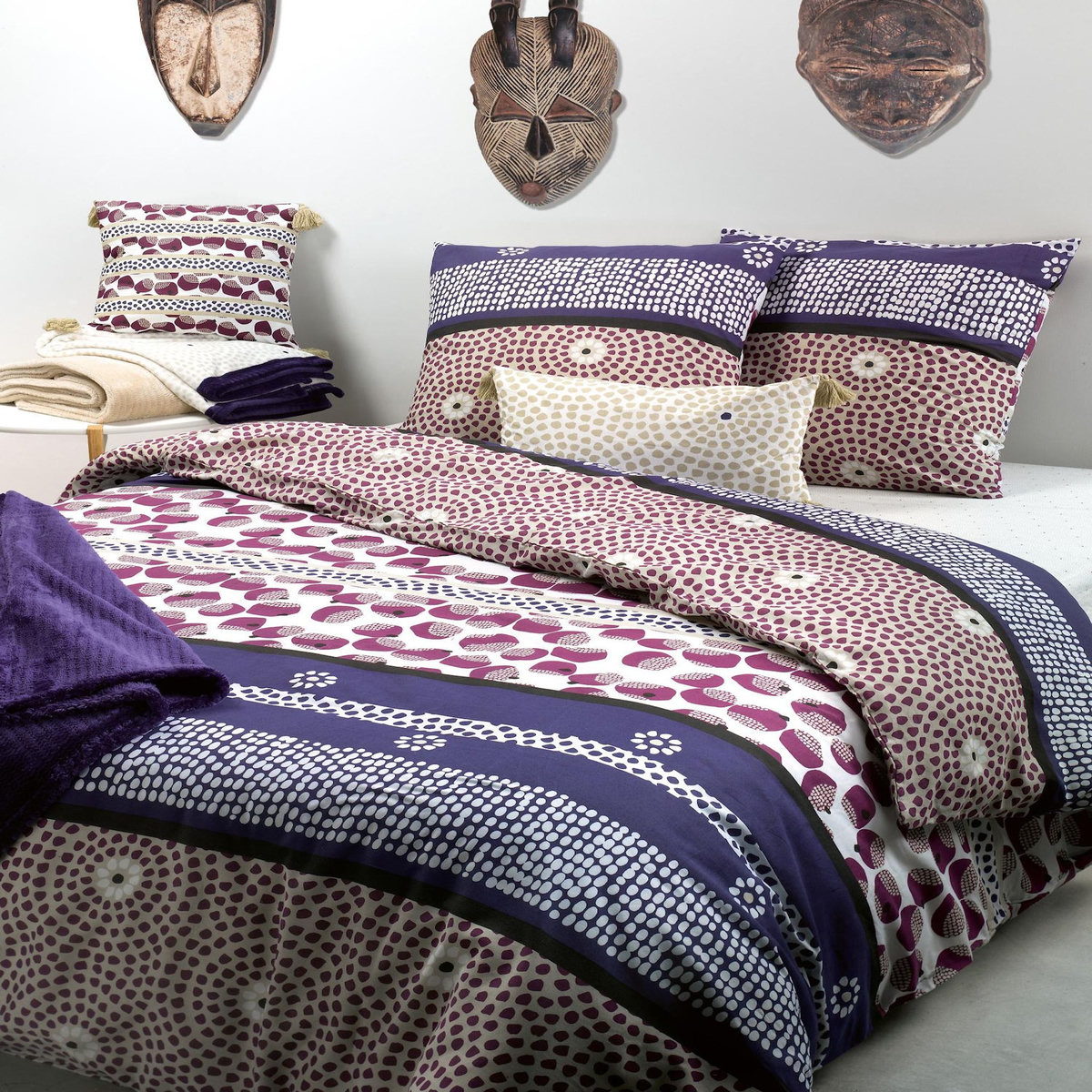 Les Ateliers du Linge Coussin jaita imprime reversible dehoussable avec pompons