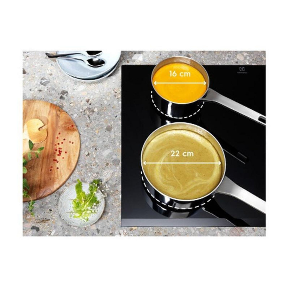 ELECTROLUX Table de cuisson à induction 59cm 3 feux 7350w blanc - eiv63342cw