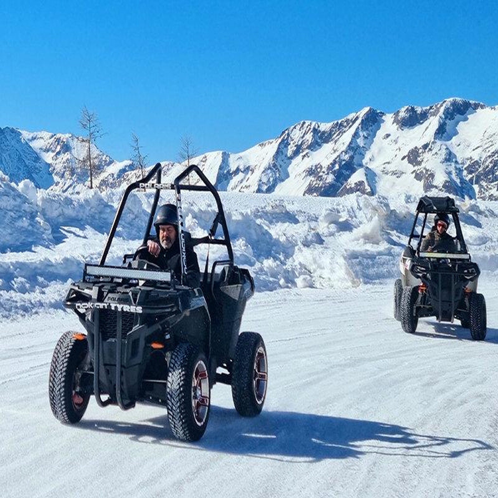 Voir la diapositive 3 : Smartbox Session de pilotage de buggy sur glace à l'alpe d'huez - coffret cadeau sport & aventure