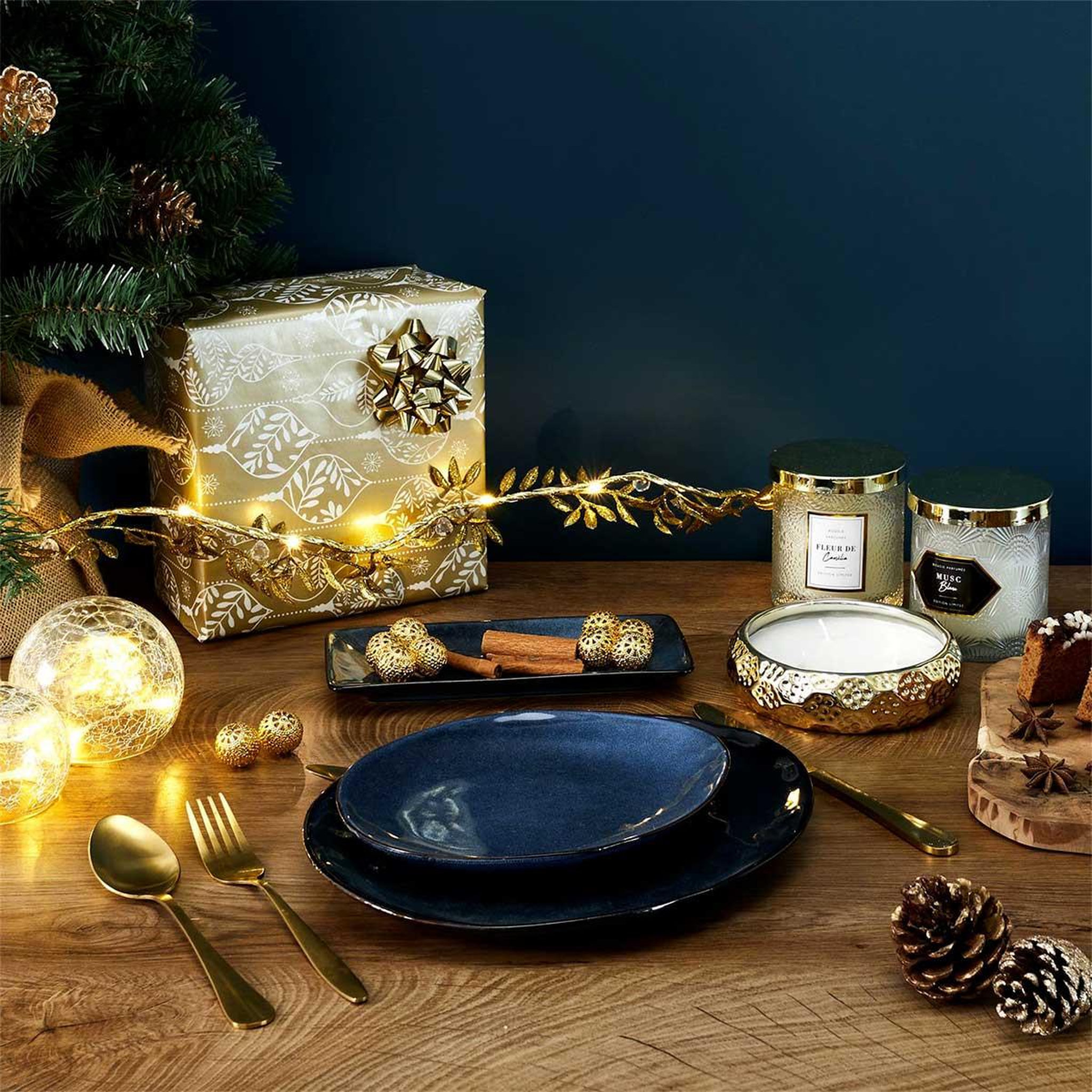 Voir la diapositive 4 : The Home Deco Factory Lot de 6 assiettes plates  au grès  27cm bleu