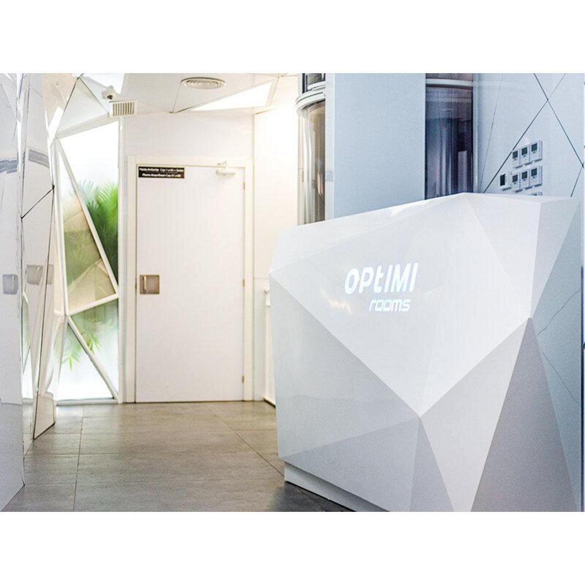 Smartbox Séjour insolite en Espagne : 2 jours en capsule double à Madrid - Coffret Cadeau Séjour