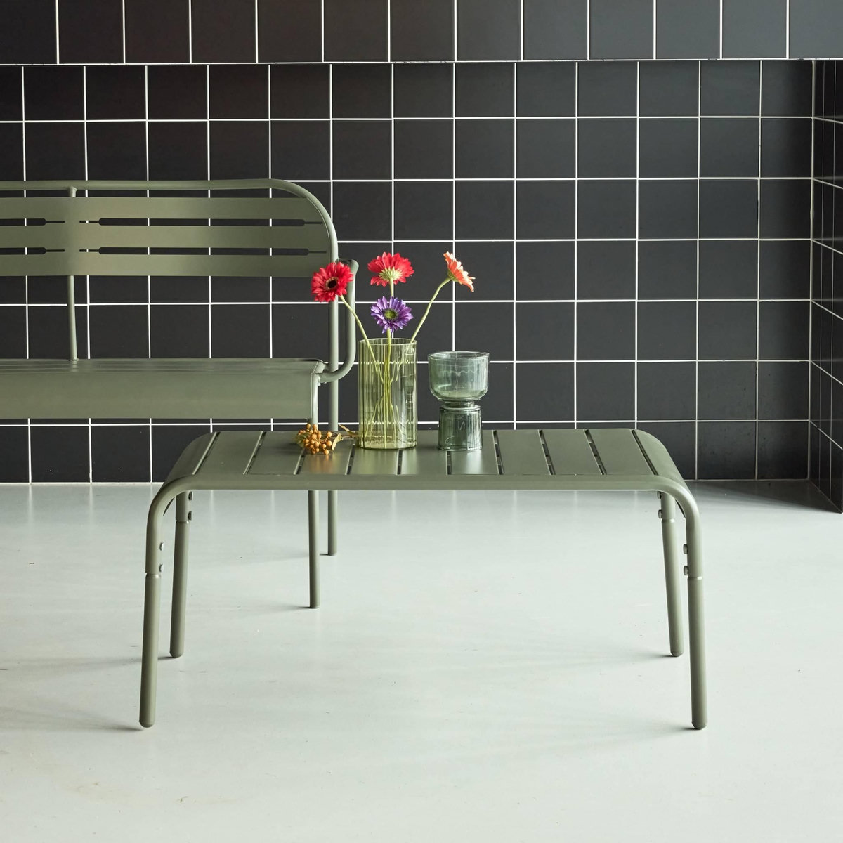 SWEEEK Table basse de jardin rectangulaire acier 90cm kaki - Amélia