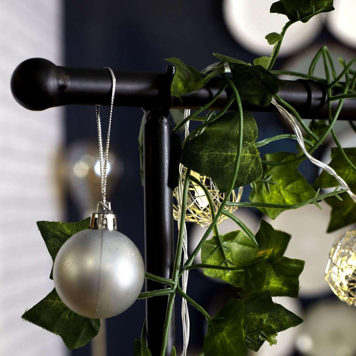 The Home Deco Factory Barre de décoration de table ajustable intérieure/extérieure L. de 139 à 250 cm x H. 90 cm - Noir