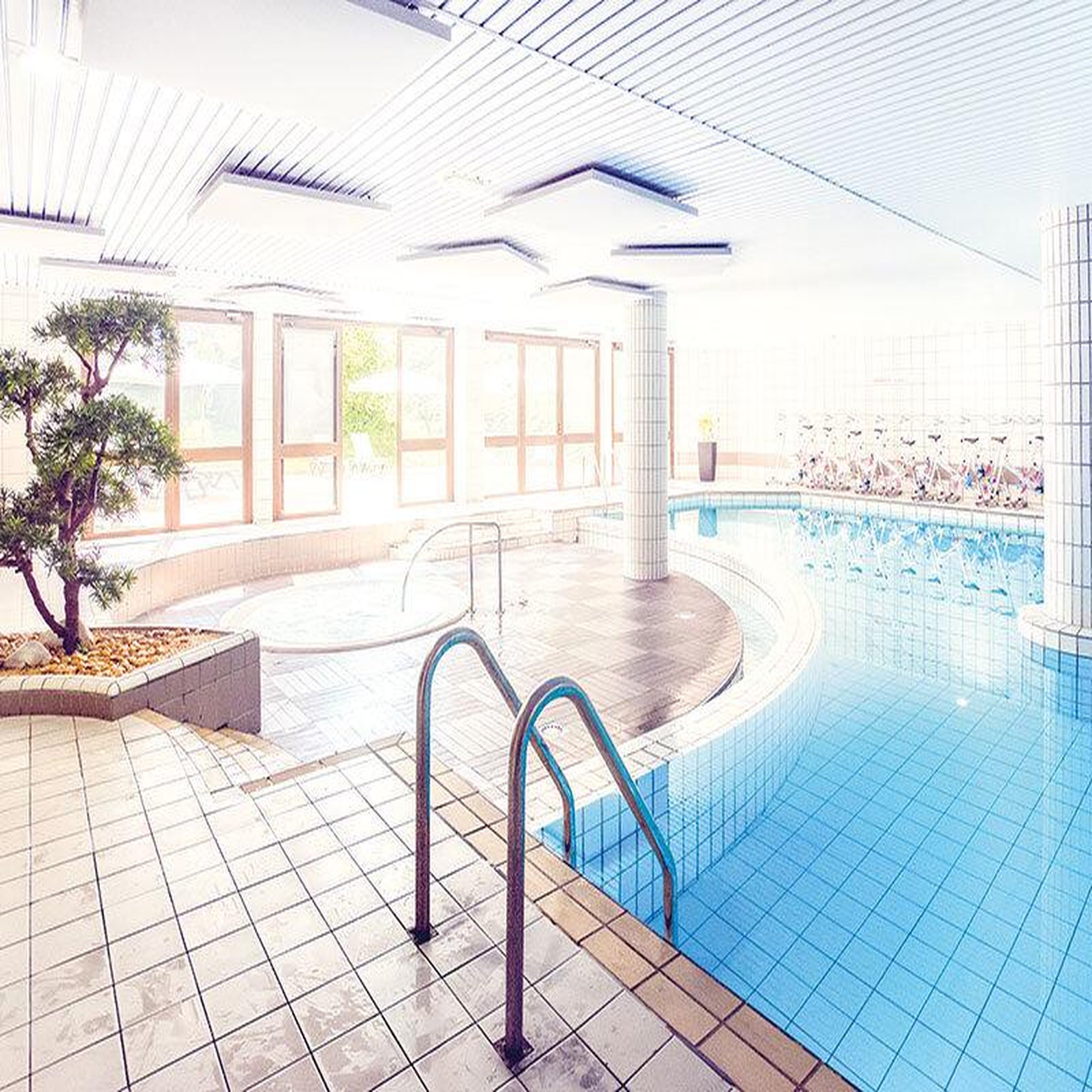 Voir la diapositive 3 : Smartbox Escapade avec dîner et spa à l'hôtel Mercure 4* Tours Sud - Coffret Cadeau Séjour
